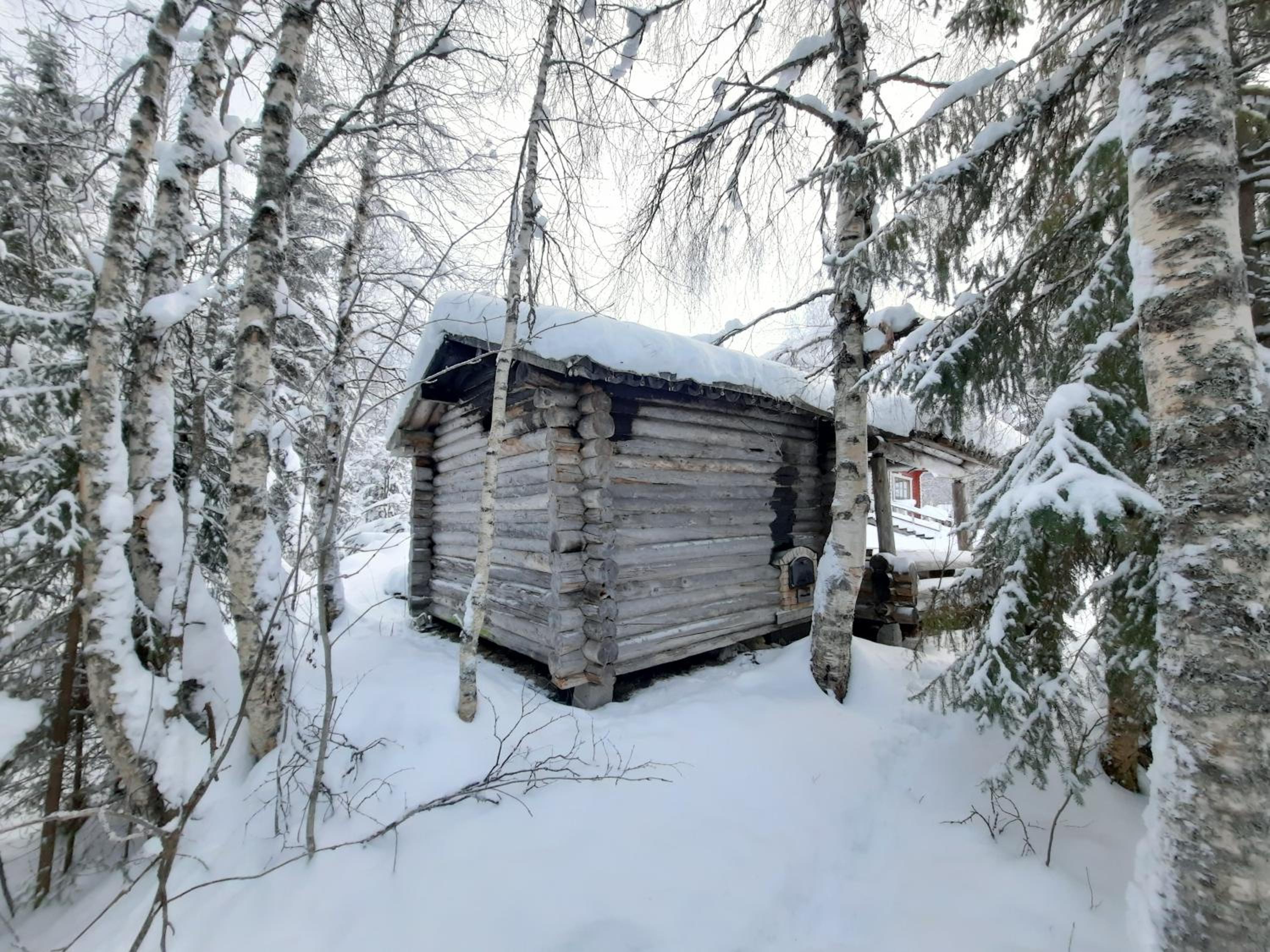 Lapin Villa Hiisi joen rannalla
