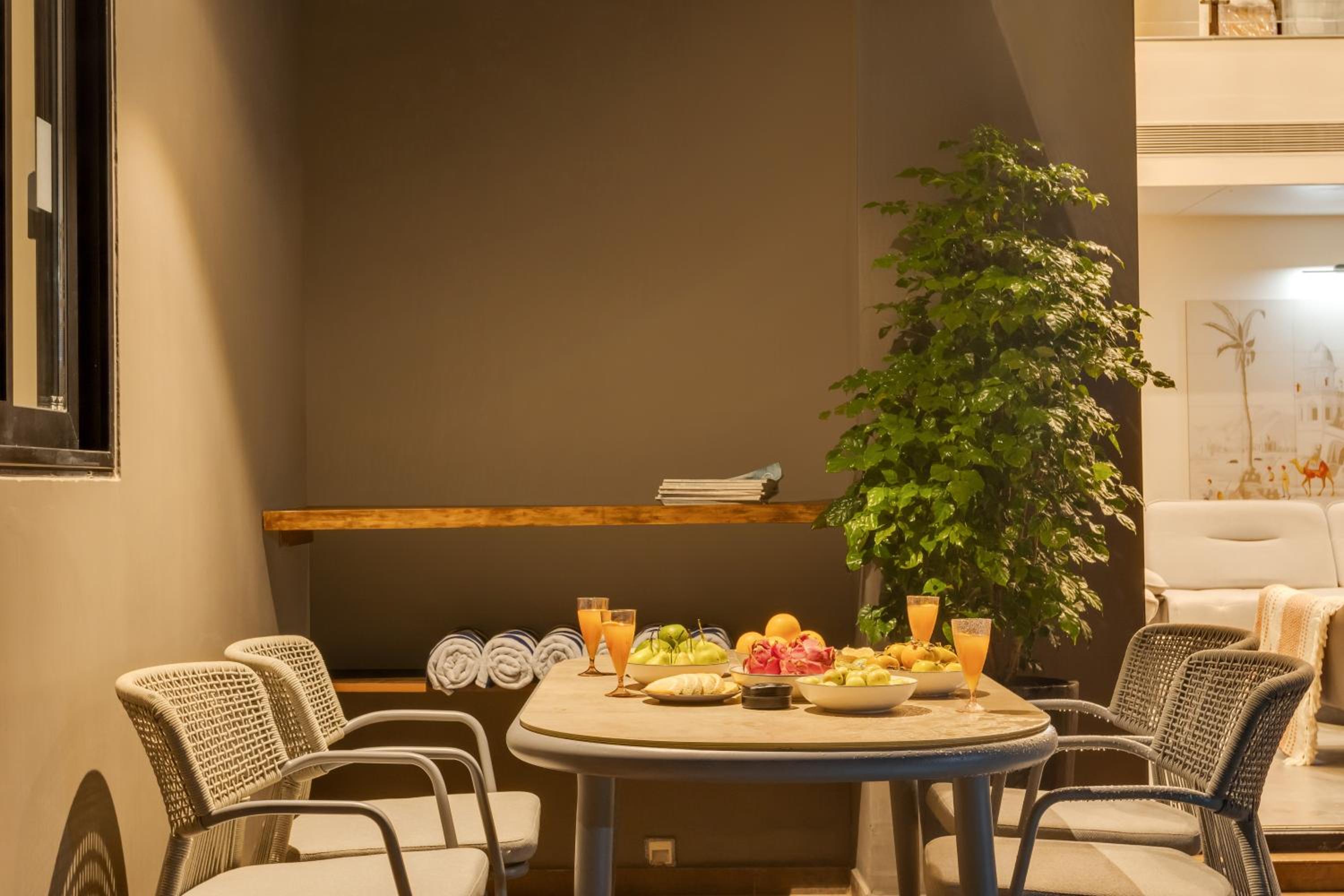 dining