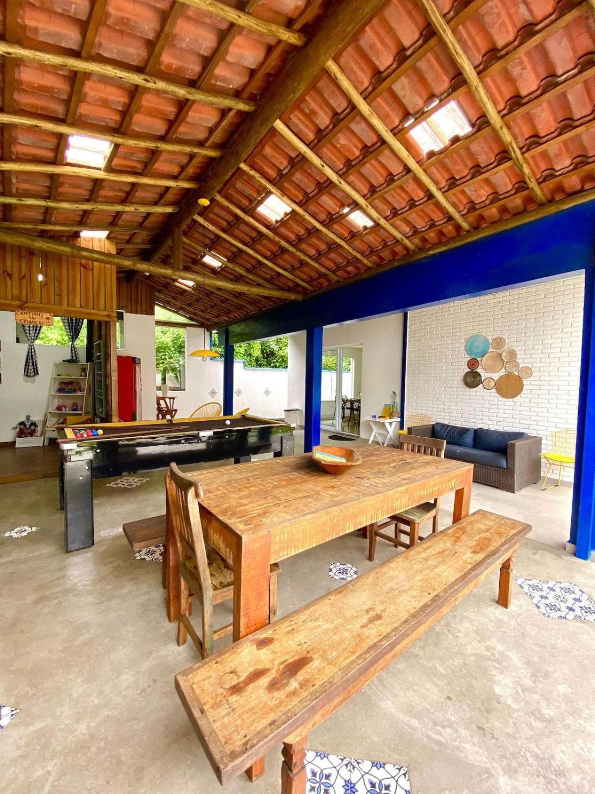 CASA PARATY · linda piscina, bilhar, campo de futebol, em condomínio