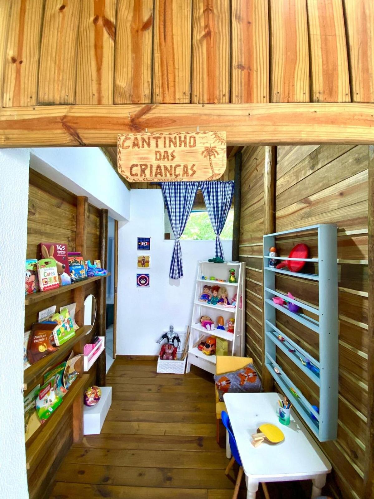 CASA PARATY · linda piscina, bilhar, campo de futebol, em condomínio
