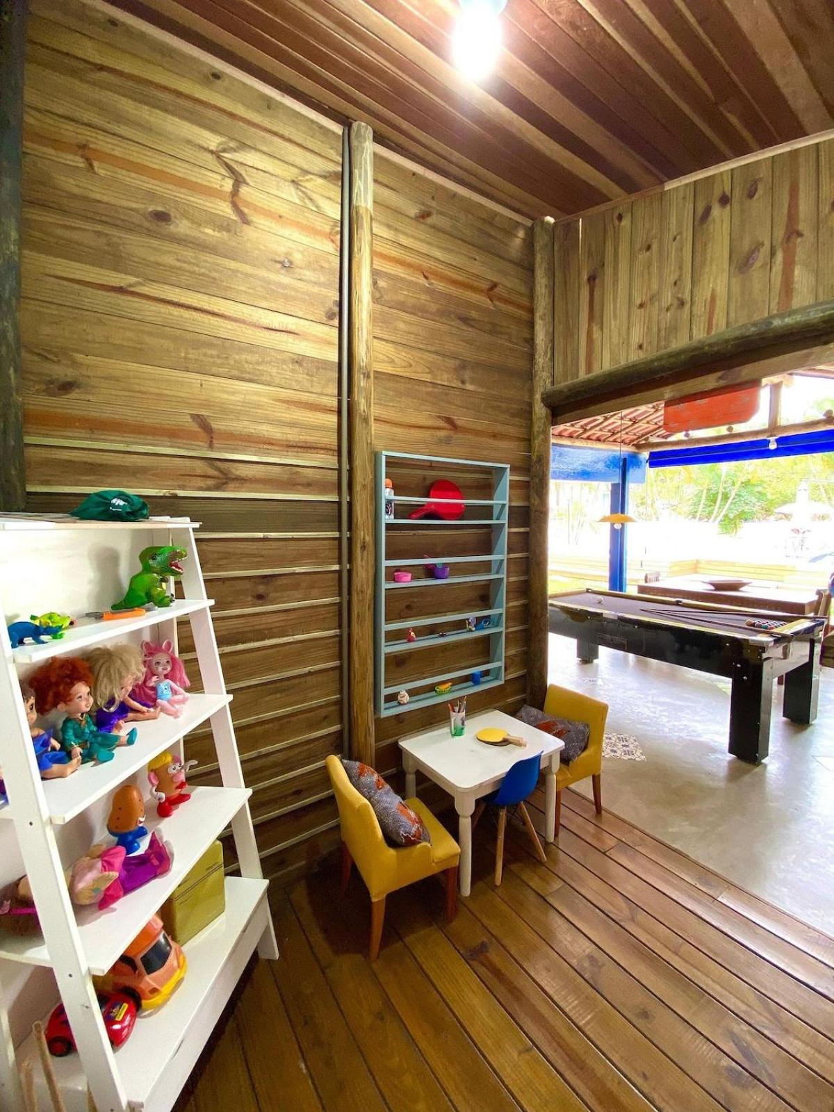 CASA PARATY · linda piscina, bilhar, campo de futebol, em condomínio