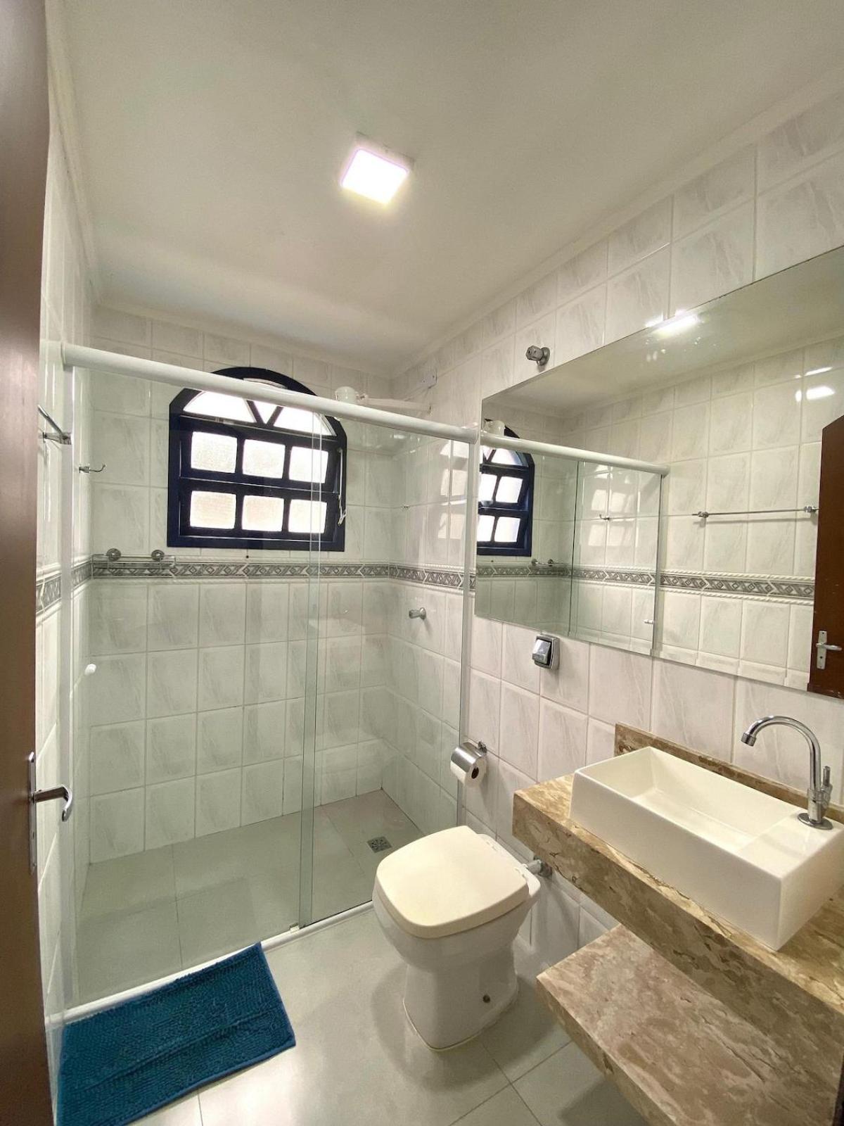 CASA PARATY · linda piscina, bilhar, campo de futebol, em condomínio