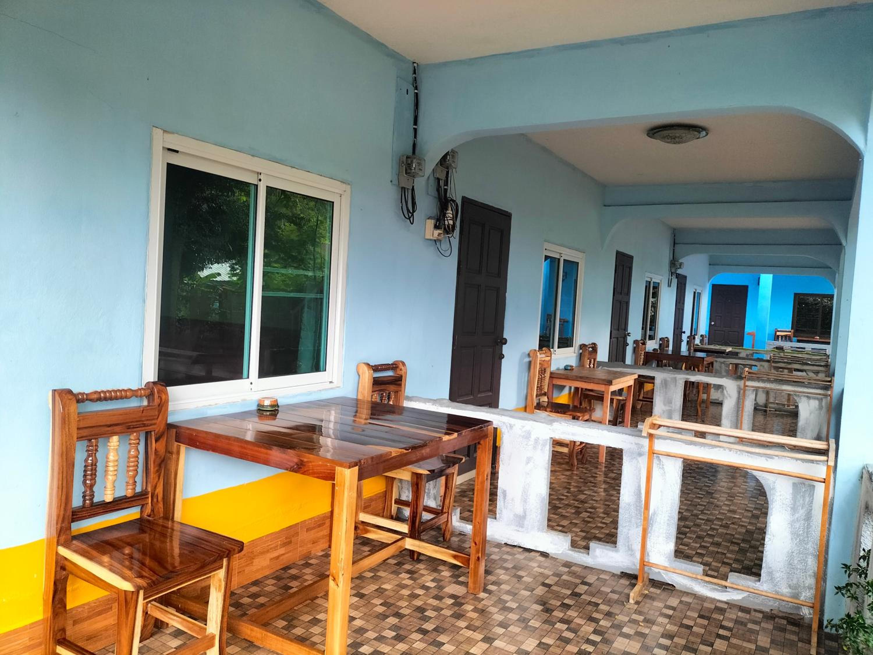 Lanta Blue House view 5