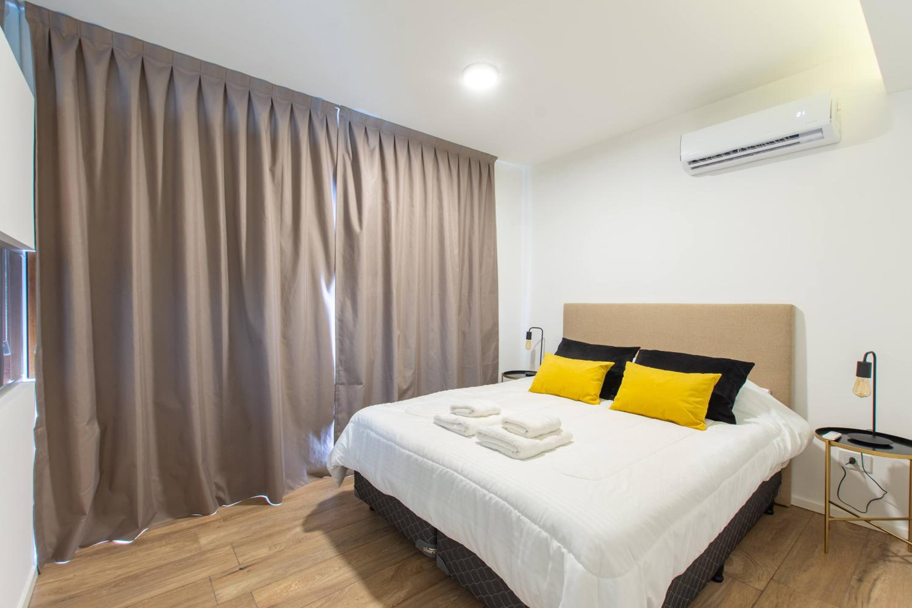 Alójate 38- Departamento, luminoso, excelente ubicacion! Zona Hospital Español