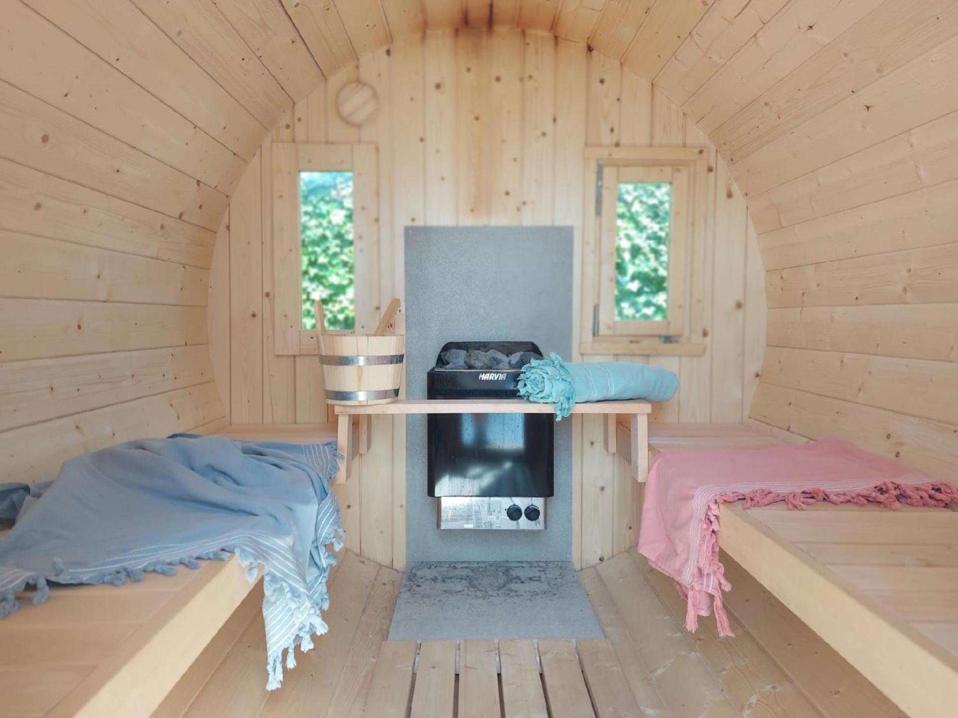 Ferienhaus mit Außen-Sauna und Außen-Whirlpool view 4