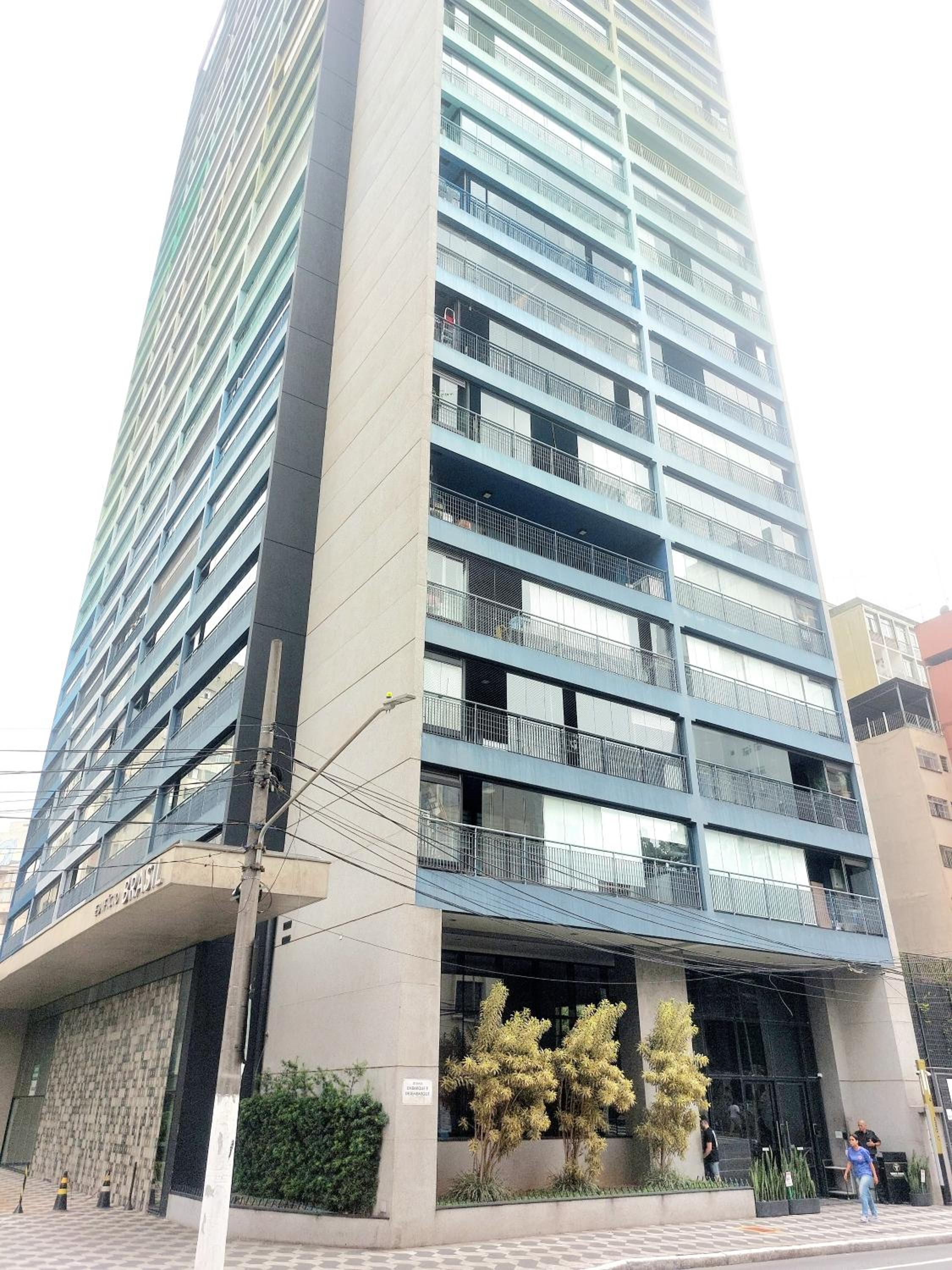 TEM TUDO Piscina Academia Sauna Squash