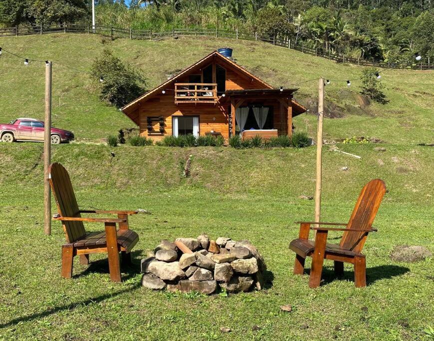 Refugio Vitoria - Cabana Privativa no Vale Europeu