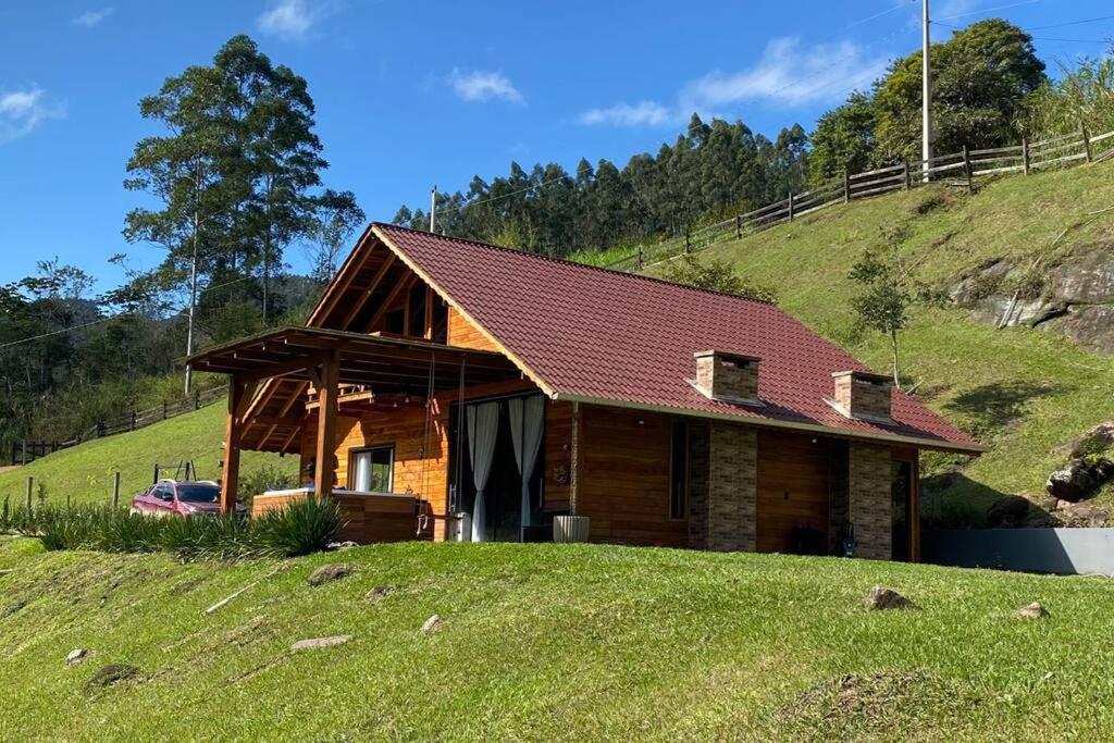 Refugio Vitoria - Cabana Privativa no Vale Europeu