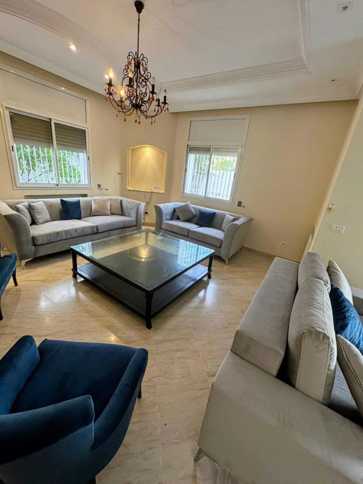 Étage de villa spacieux aux Jardins de la Soukra view 4