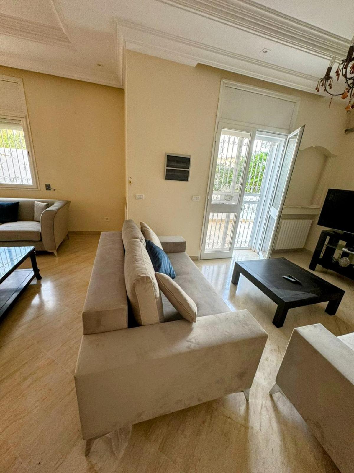 Étage de villa spacieux aux Jardins de la Soukra view 2