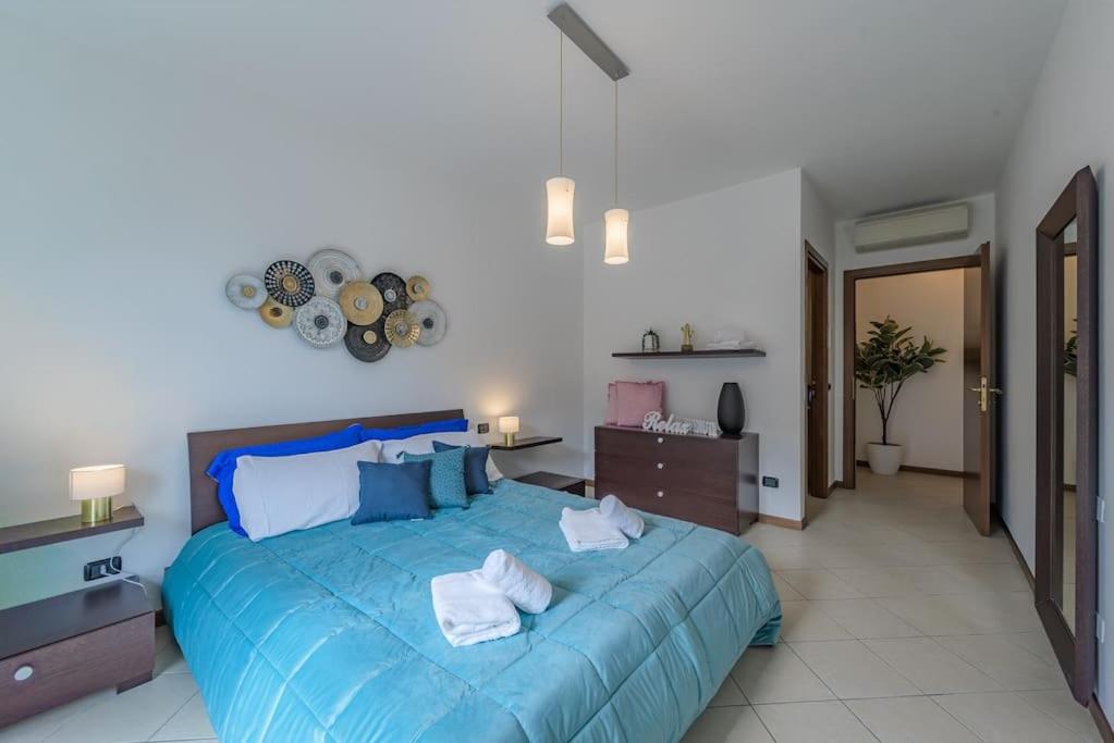 Near Duomo - Free Parking -Terrace - Metro - AC