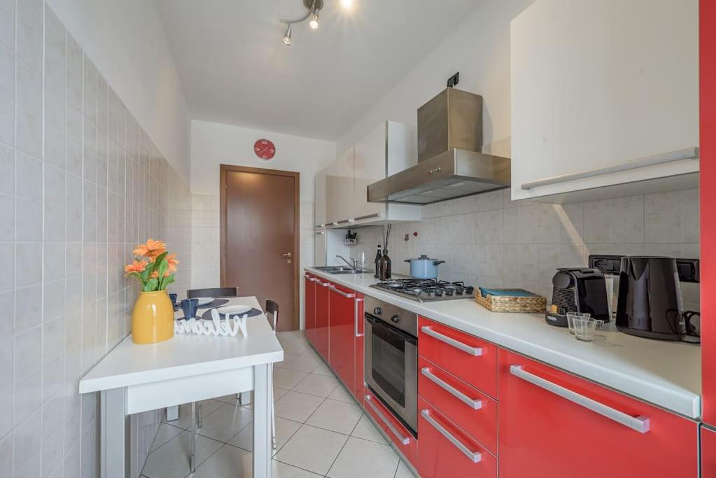 Near Duomo - Free Parking -Terrace - Metro - AC