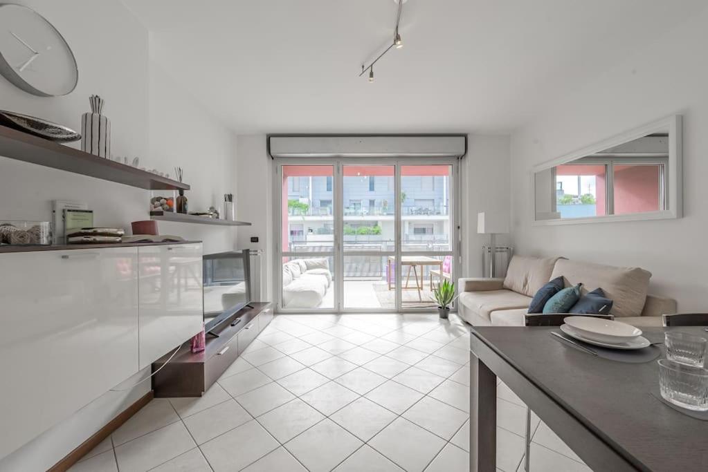 Near Duomo - Free Parking -Terrace - Metro - AC