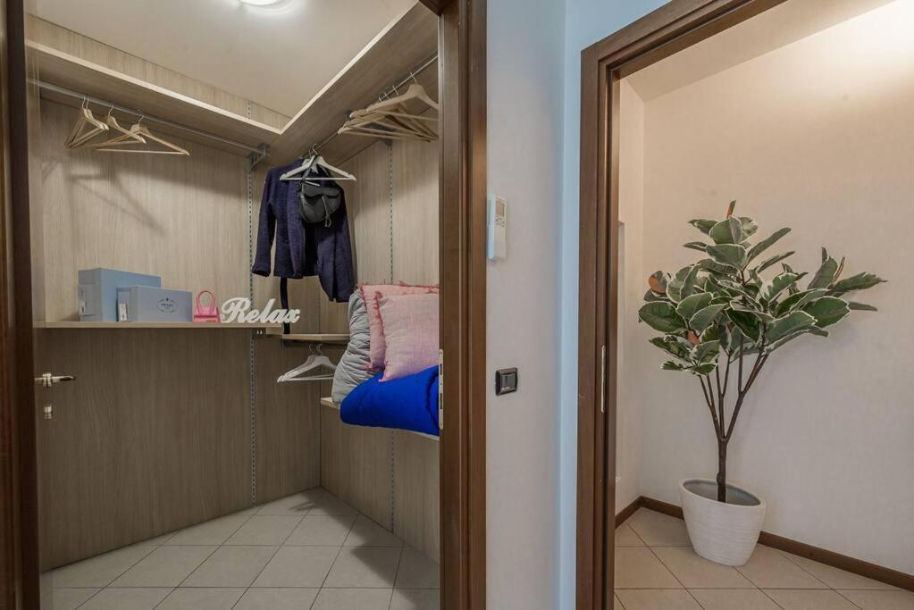 Near Duomo - Free Parking -Terrace - Metro - AC
