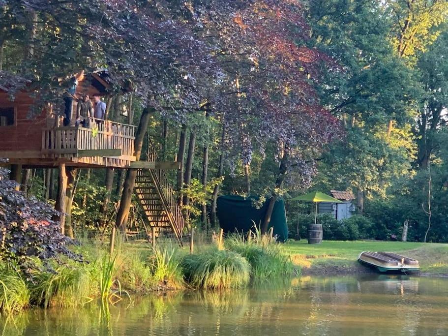 Unieke chalet aan het water