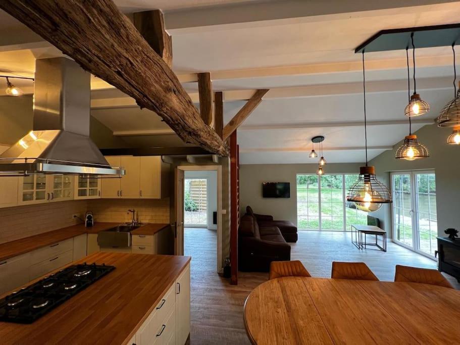 Unieke chalet aan het water