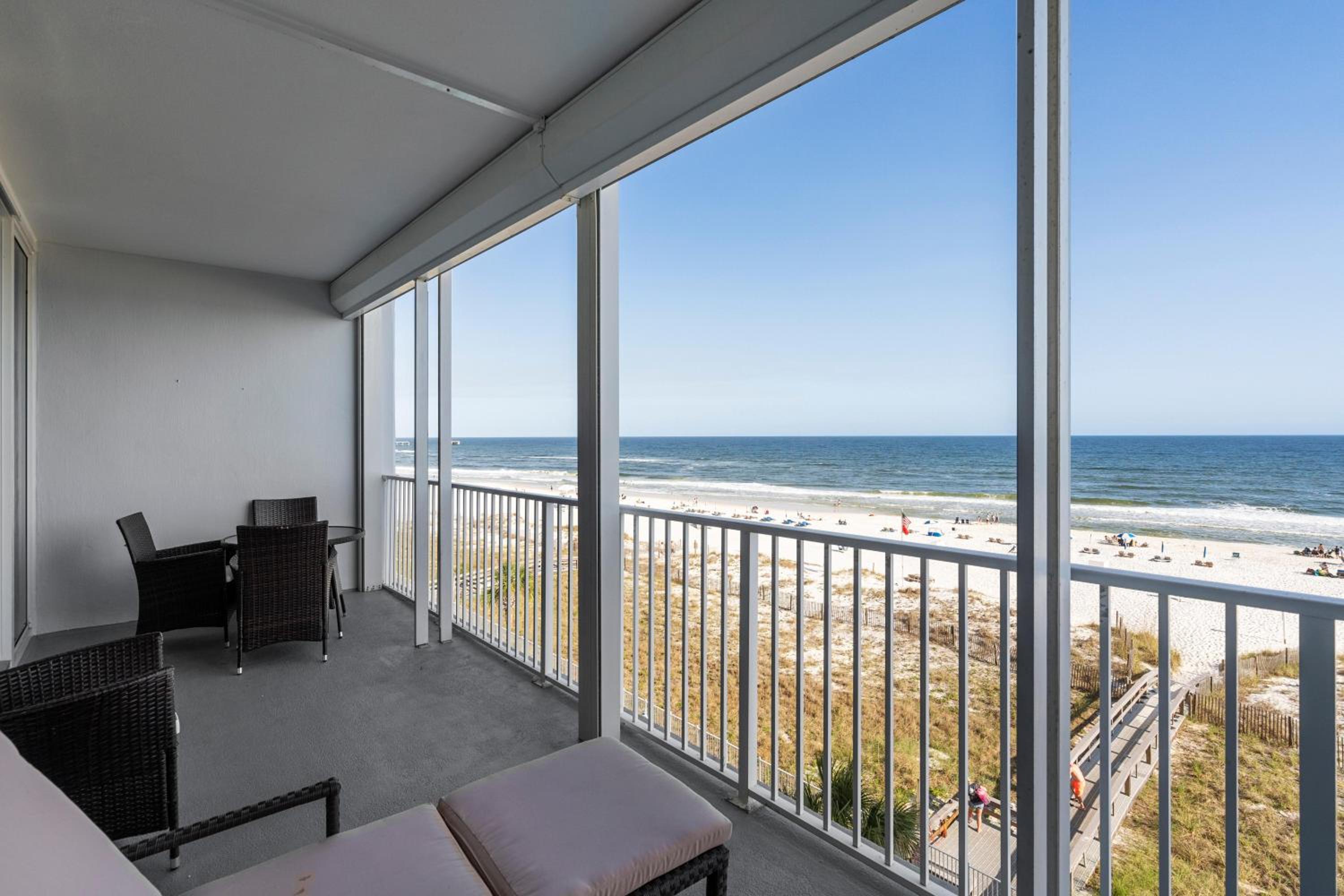 Lighthouse 410 by Liquid Life view 4