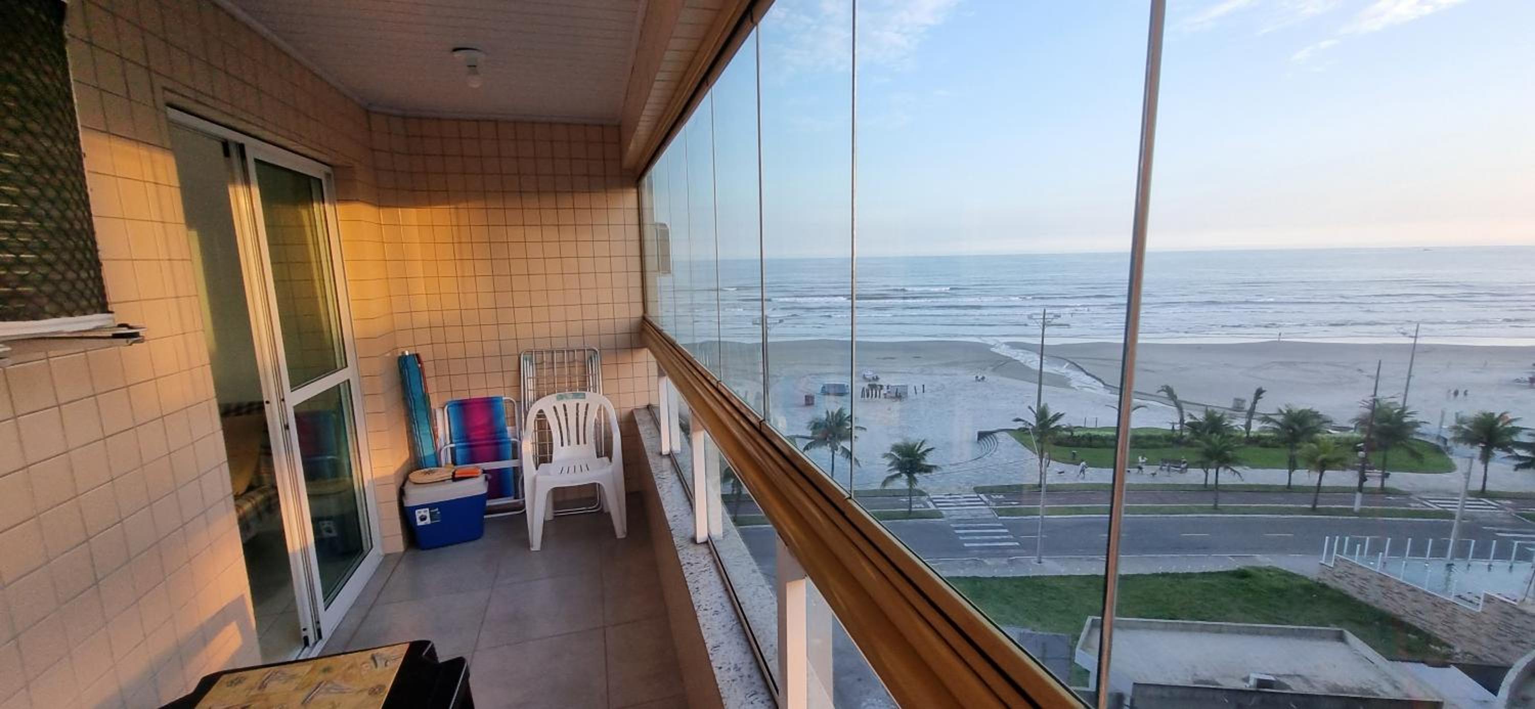 Lindo e novo apto à beira-mar em Caiçara - Praia Grande