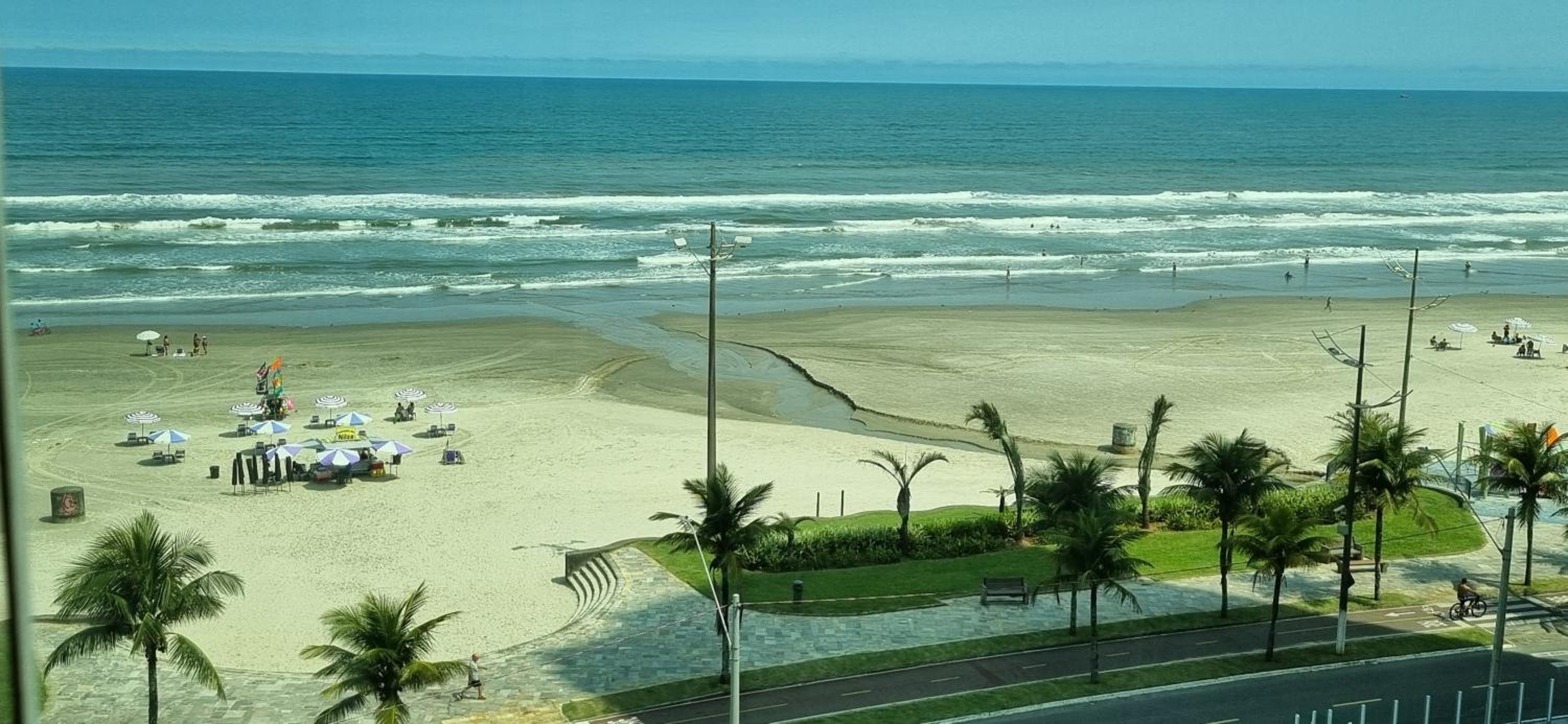 Lindo e novo apto à beira-mar em Caiçara - Praia Grande