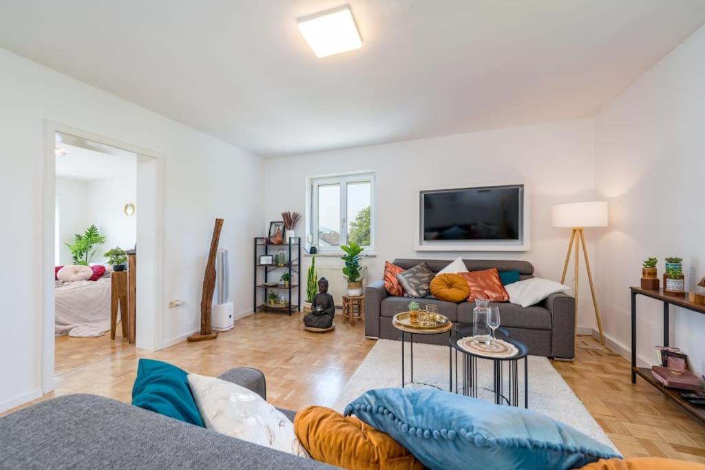 2OG Rechts - Wunderschöne 80m2 3-Zimmer City Wohnung nähe Salzburg