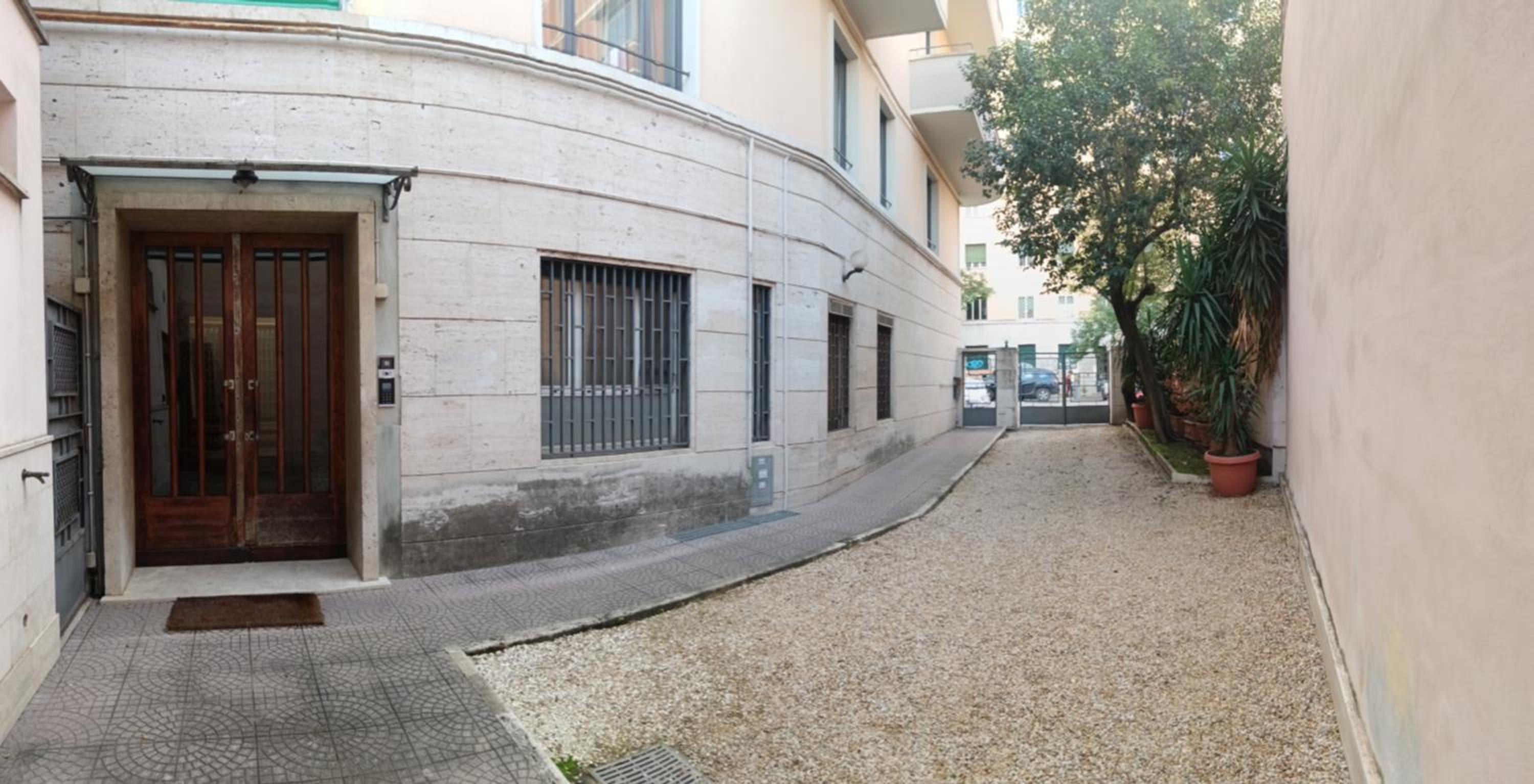 san giovanni - re di roma apartment