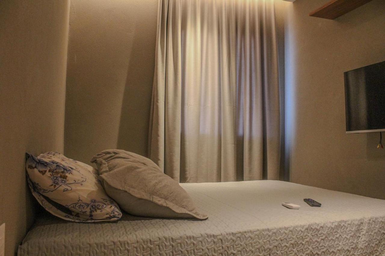 Apartamento 3/4 decorado em condomínio frente mar