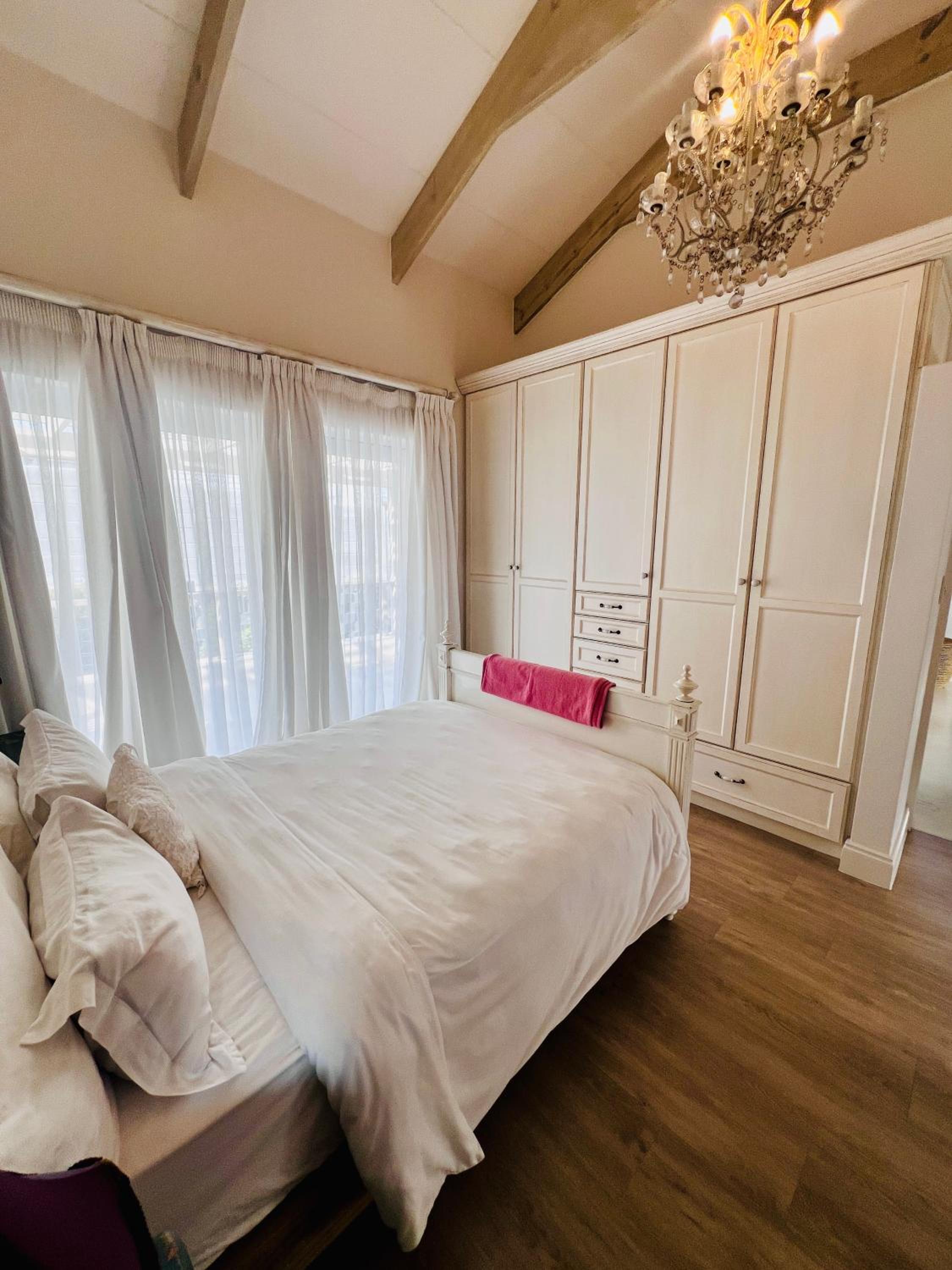 Chantelly seefront apartment