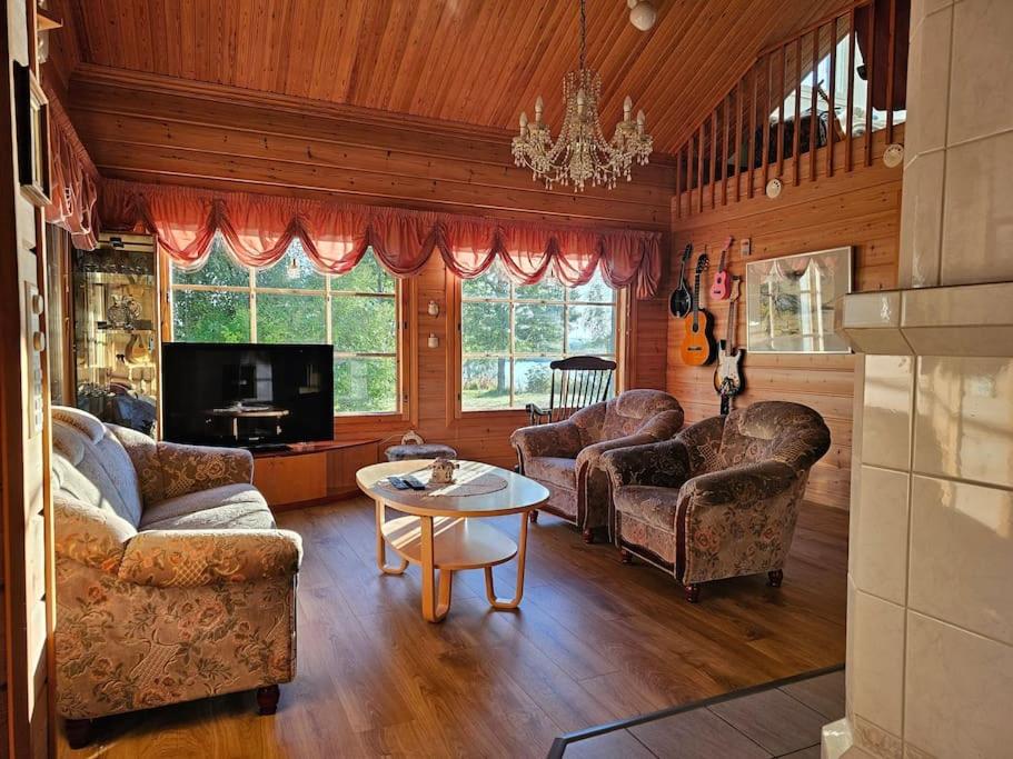 Spacious 3BR Riverside Villa with Private Sauna