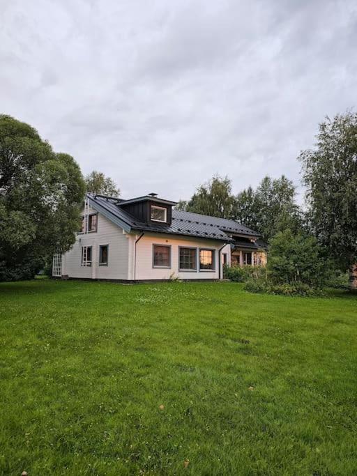 Spacious 3BR Riverside Villa with Private Sauna