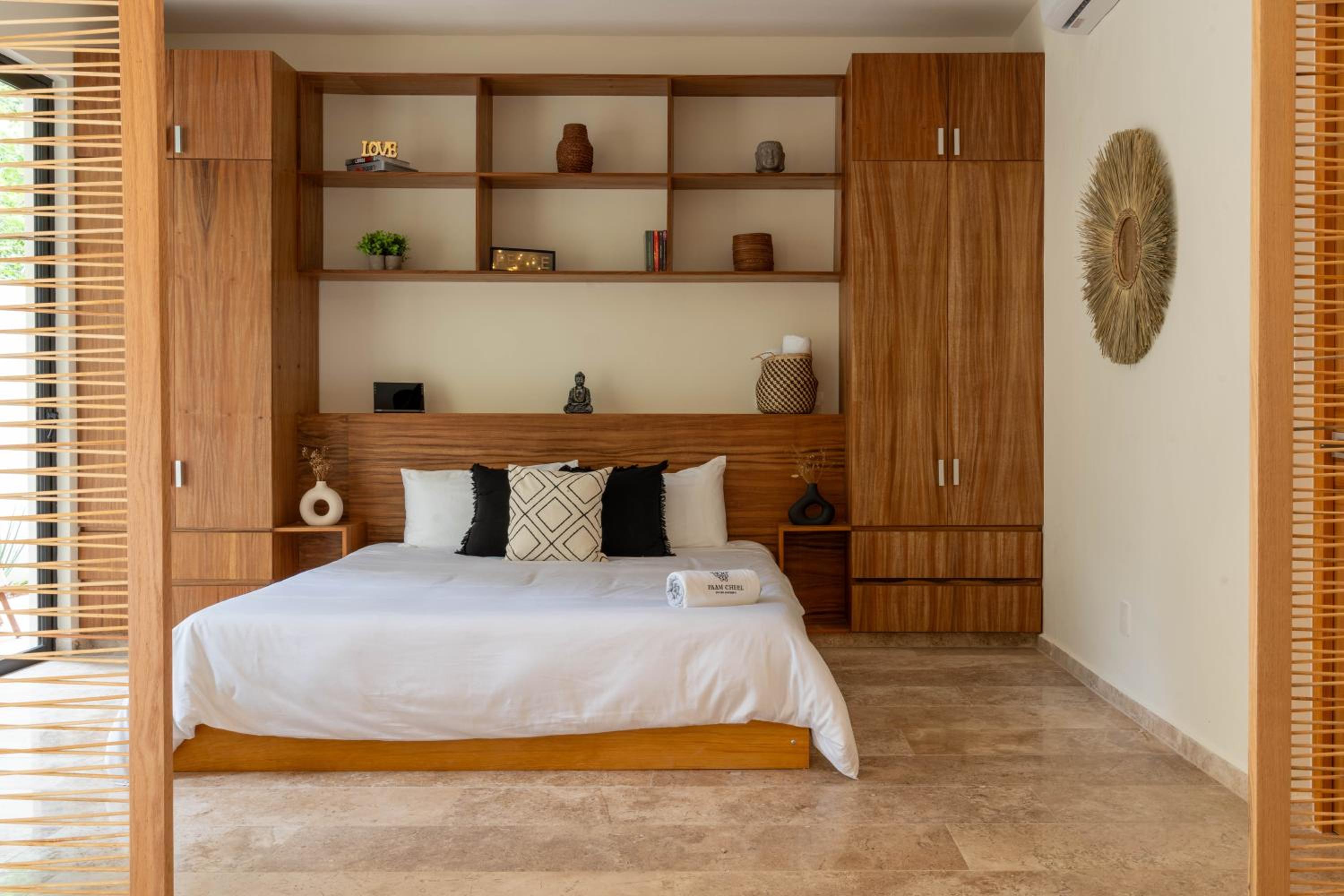 New luxury studio with plunge pool view 5