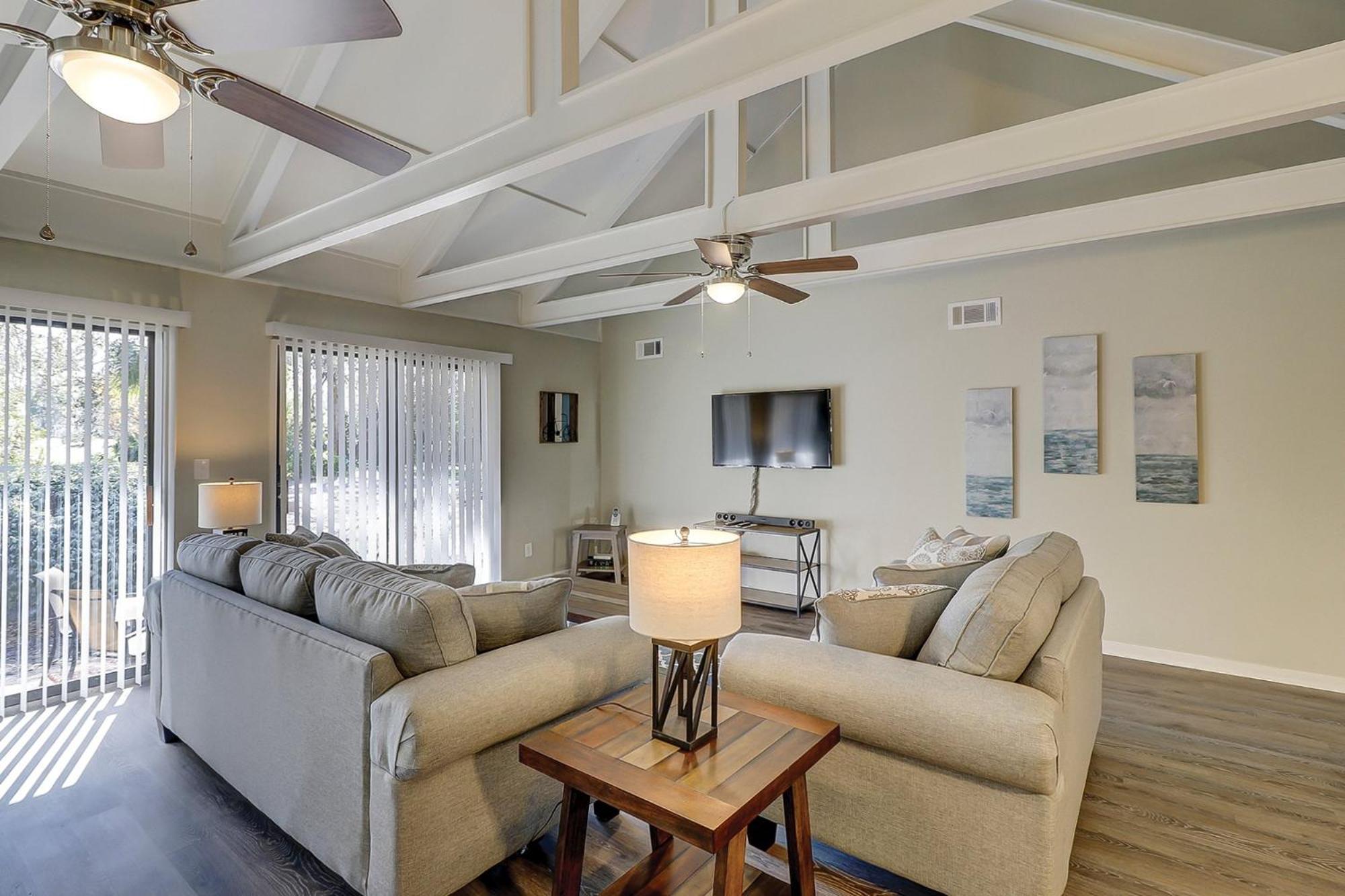 Walk to Beach, Complex Pool, Palmetto Dunes view 4