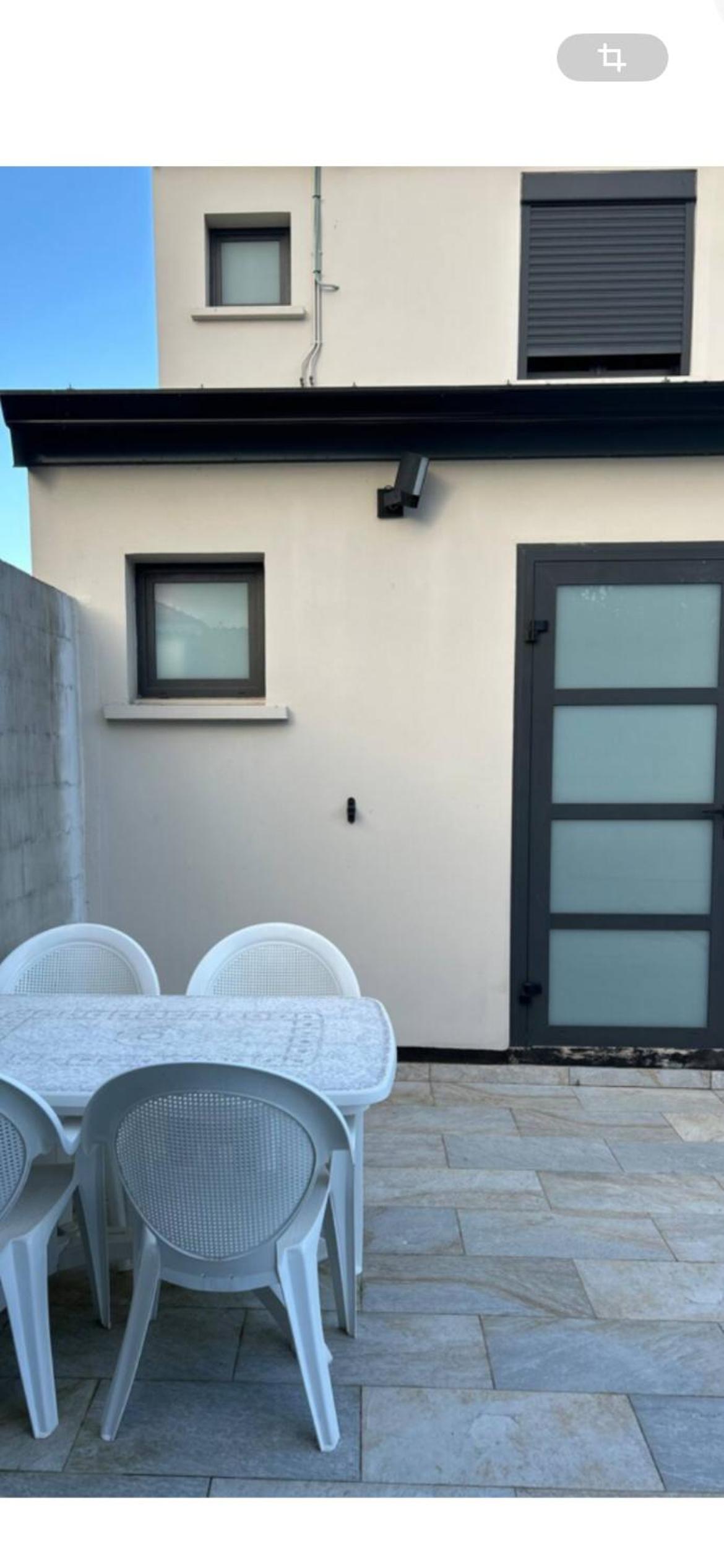 Chambre privée dans Villa avec piscine