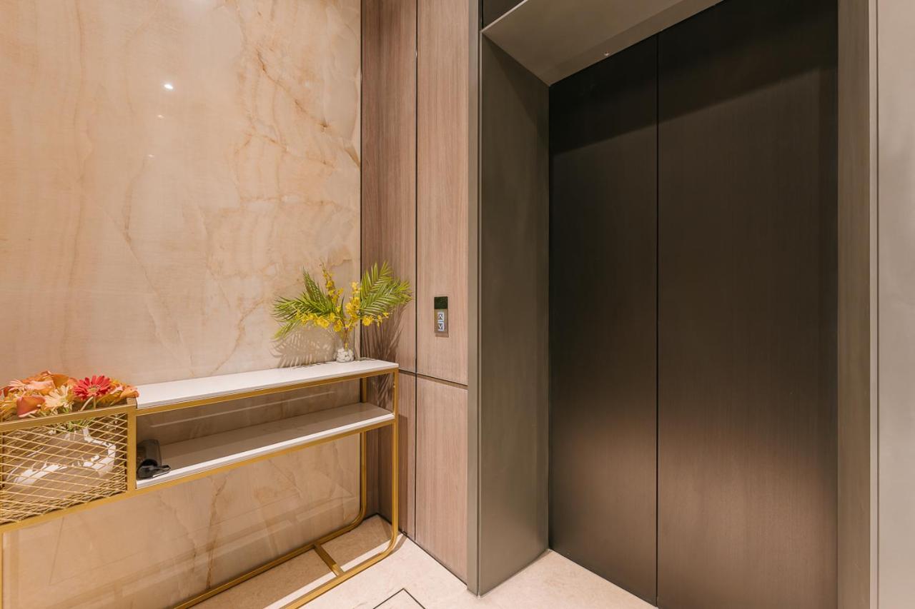 MarQ District 1 Elite Apartel by SSens