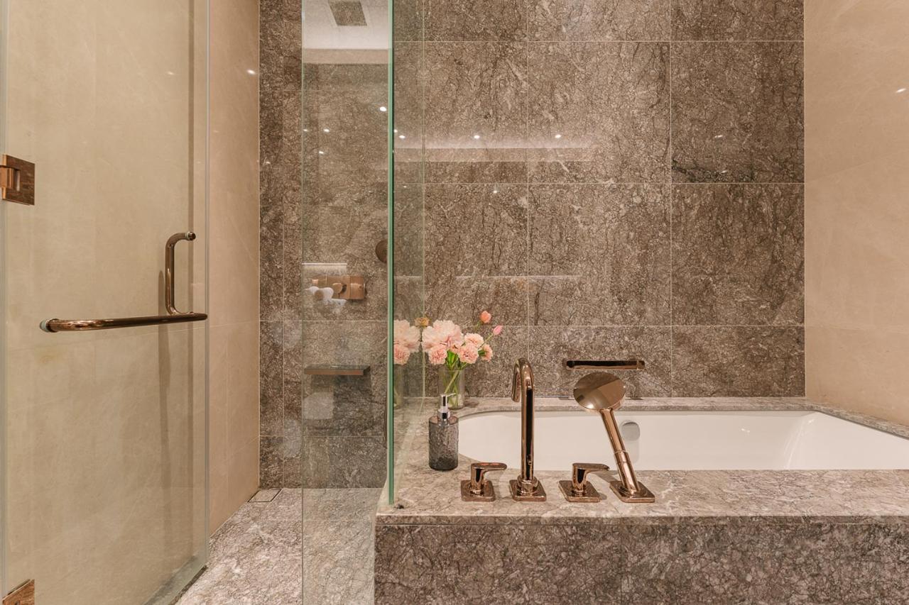 MarQ District 1 Elite Apartel by SSens