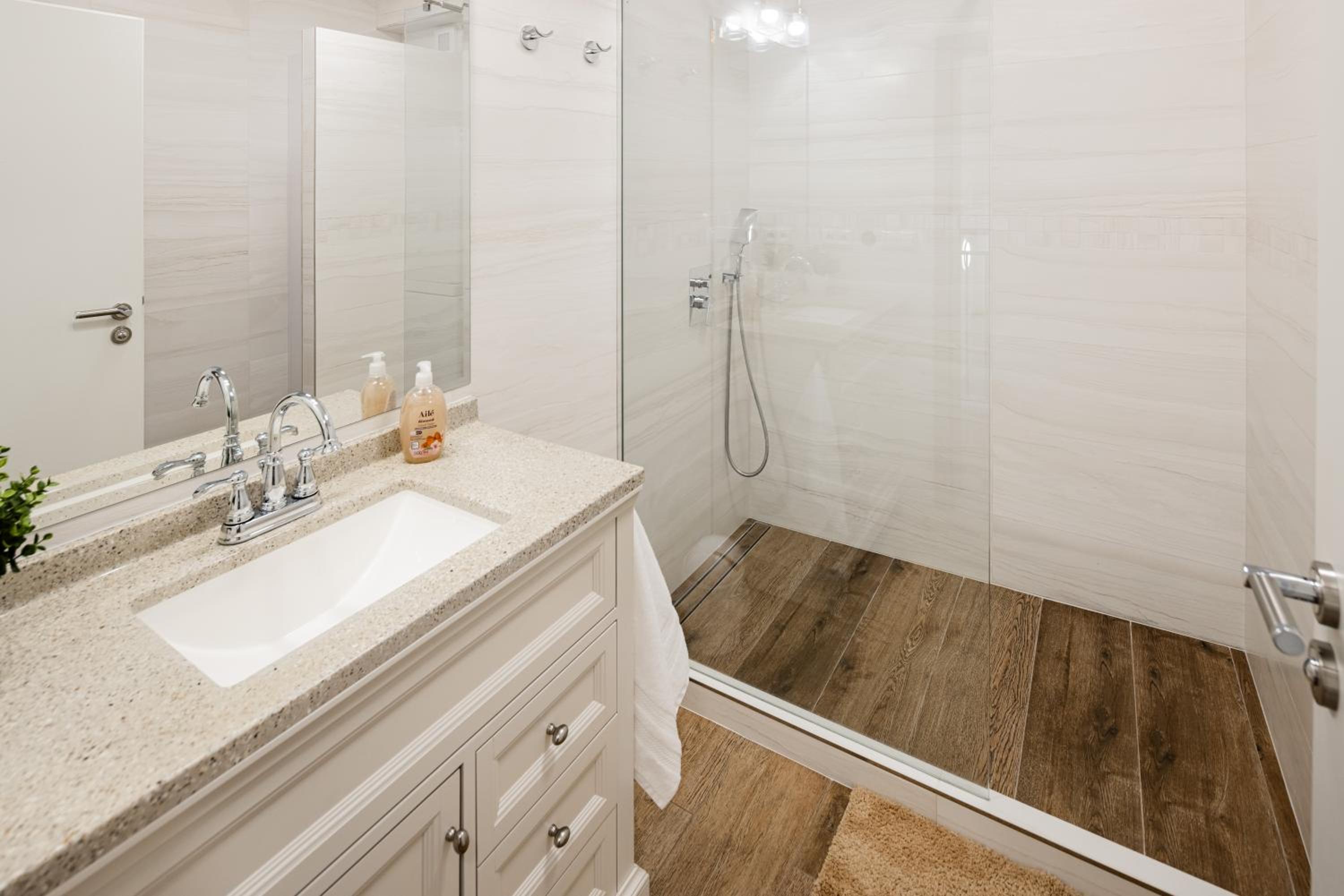 City Center Gallery Apartment