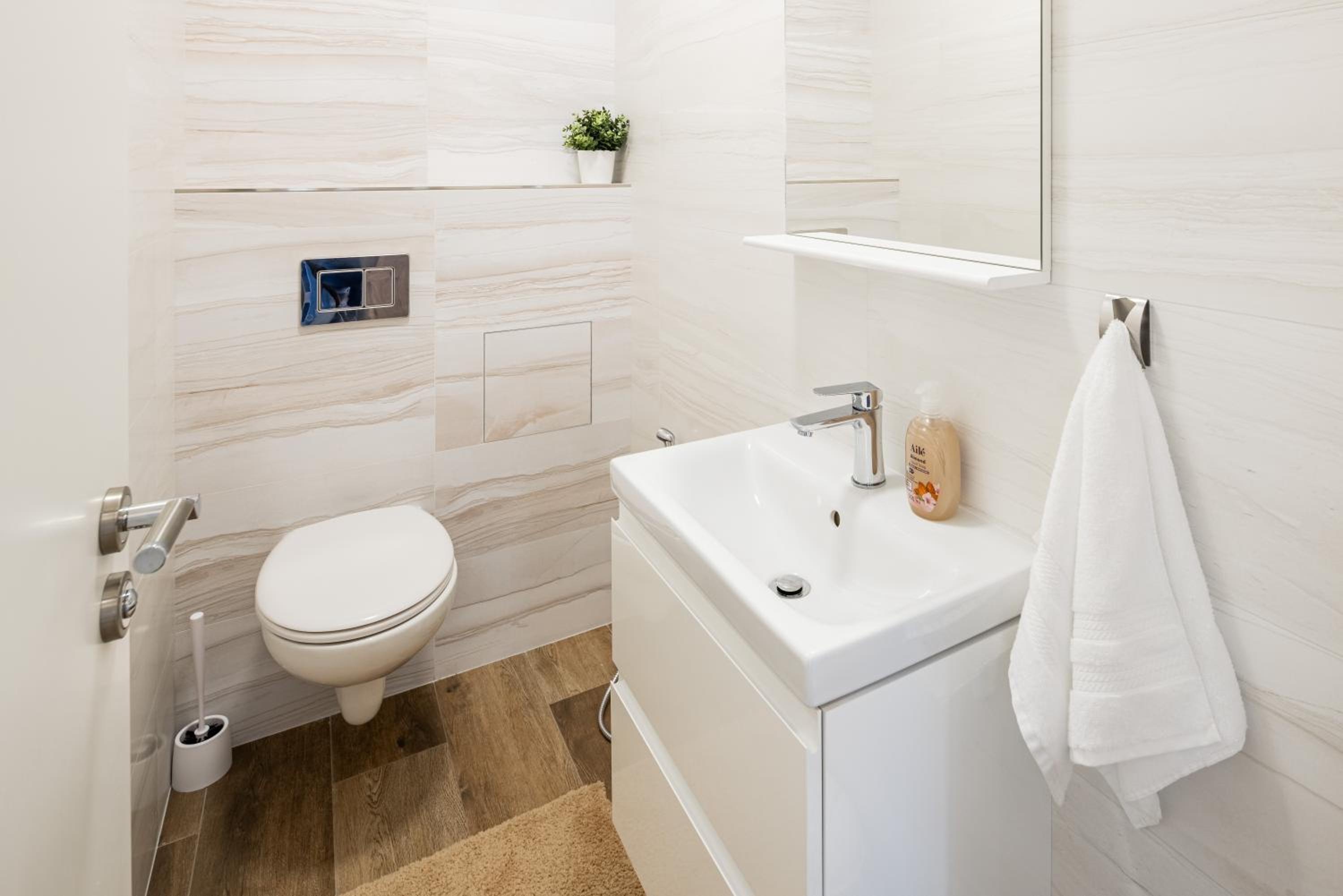City Center Gallery Apartment