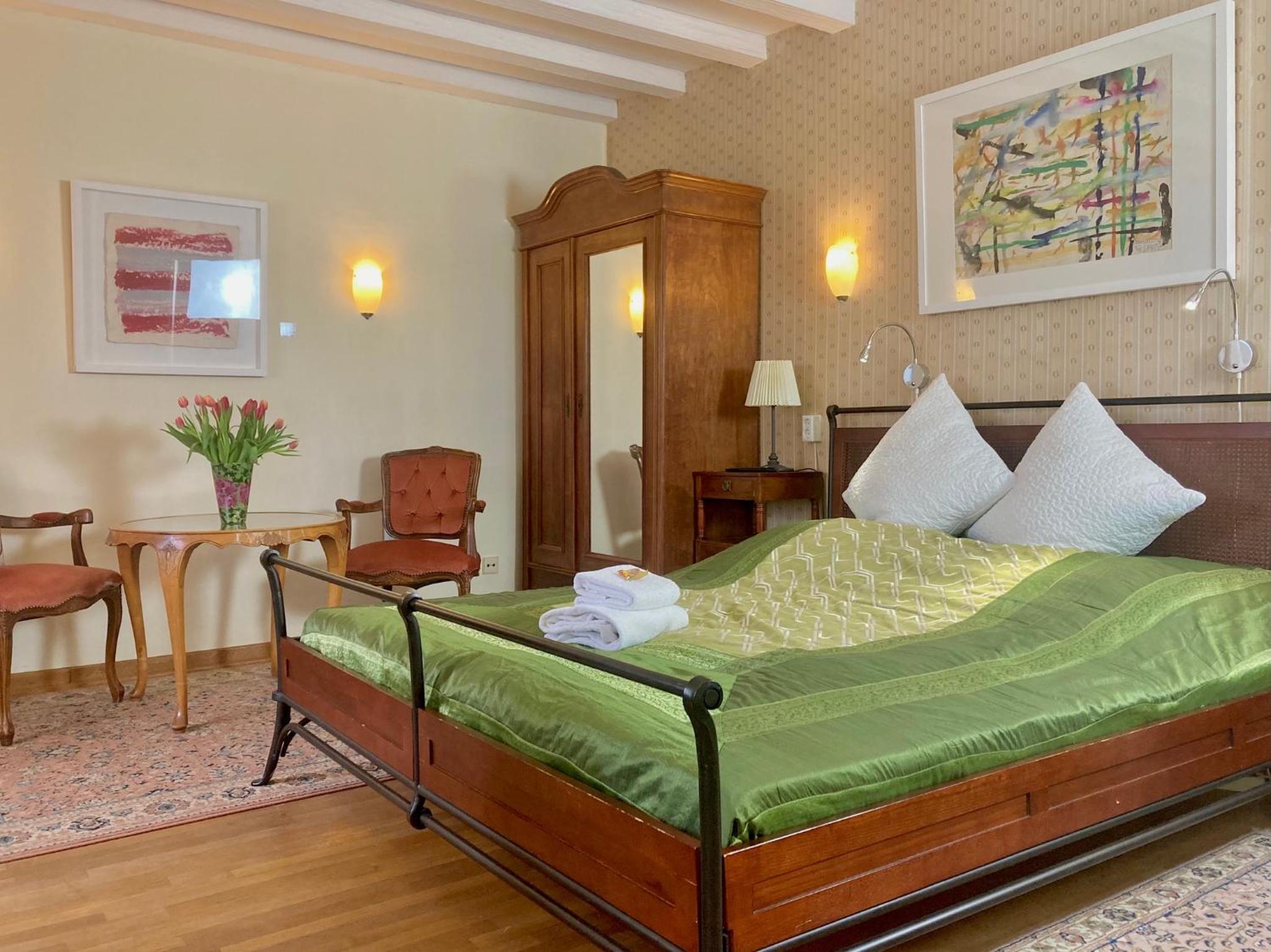 Rhein River Guesthouse - direkt am Rhein