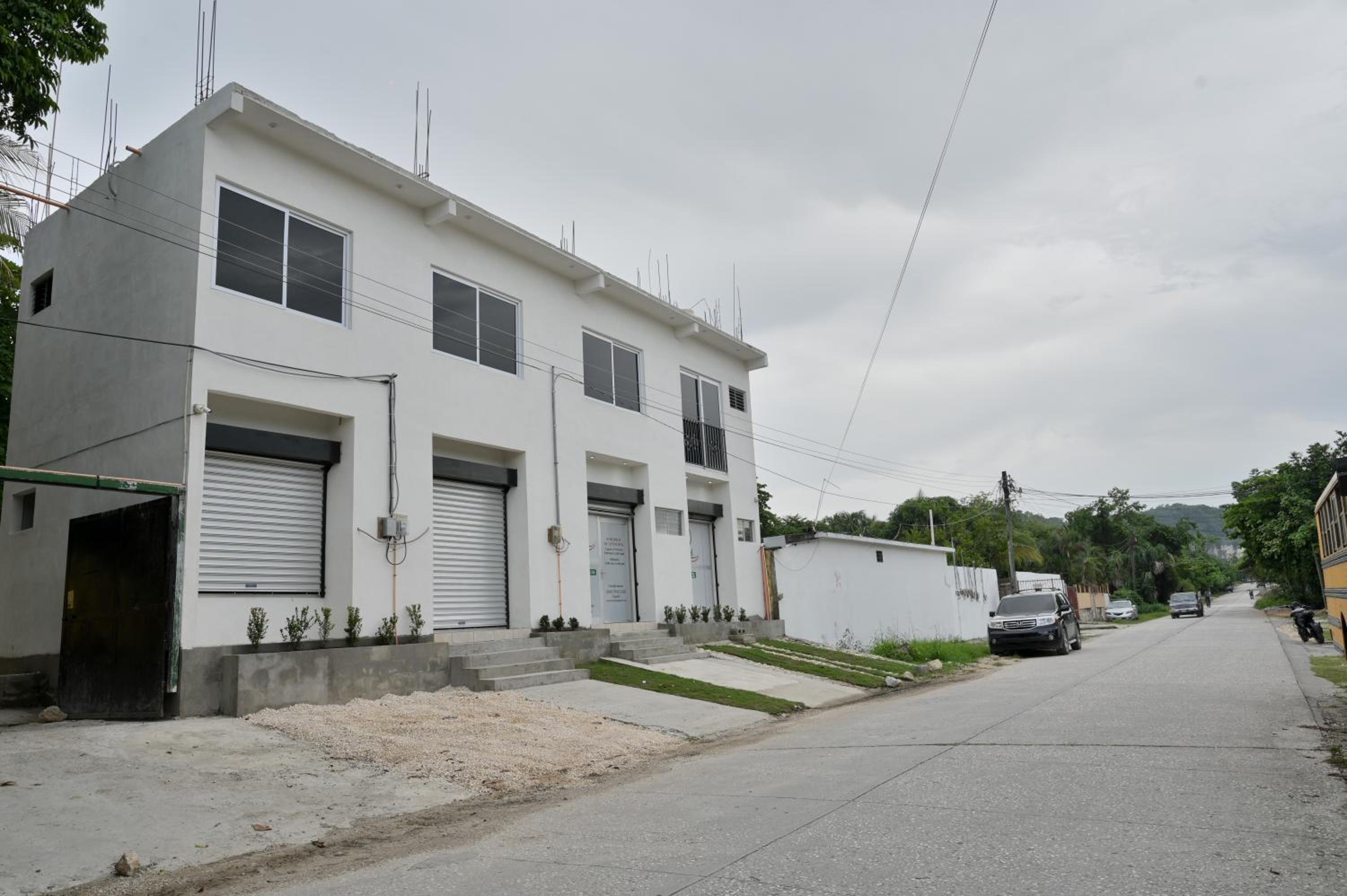 1 Apartamentos Petenchel, por Aeropuerto Flores Peten 1 view 2