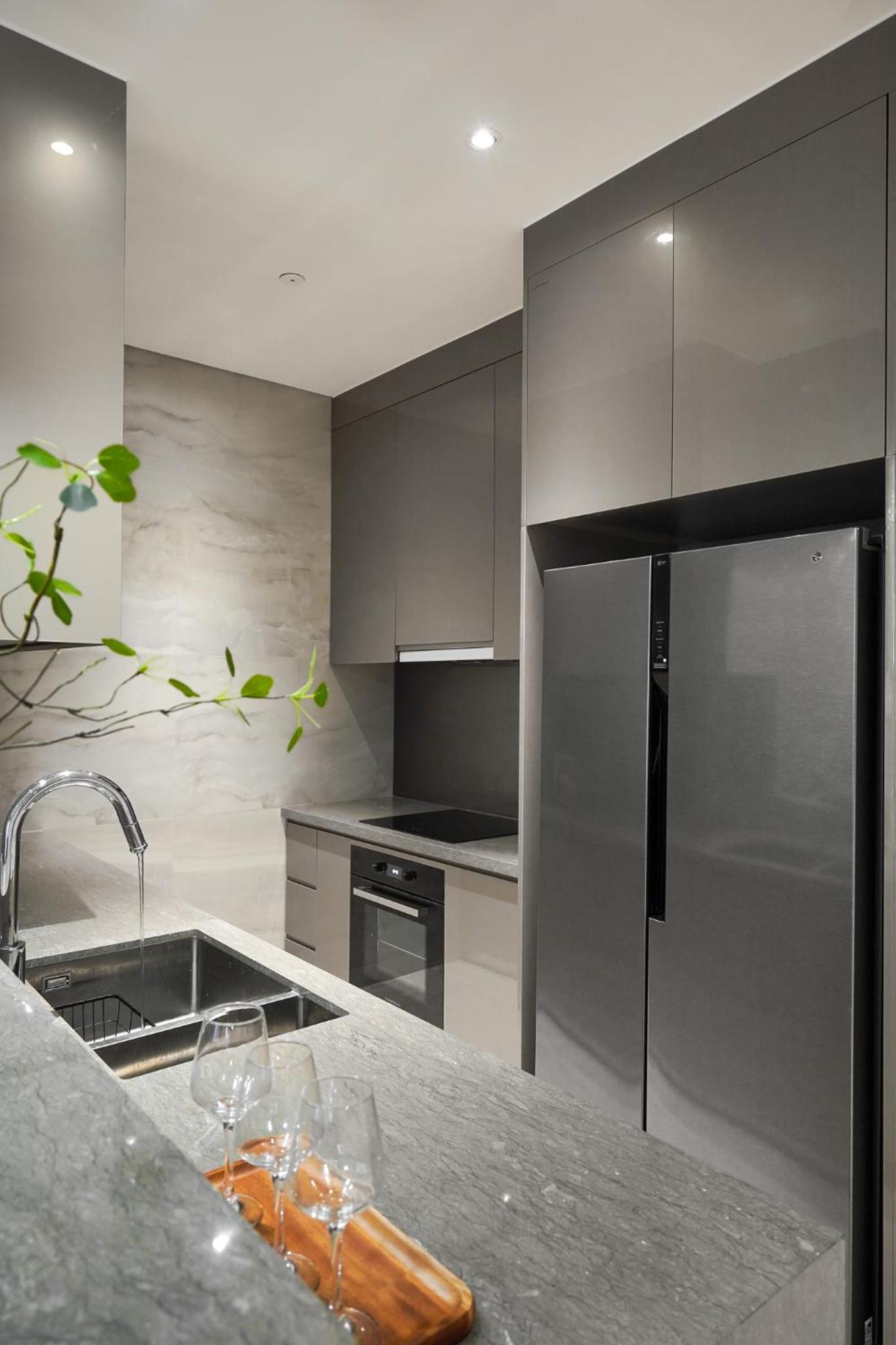 MarQ District 1 Elite Apartel by SSens