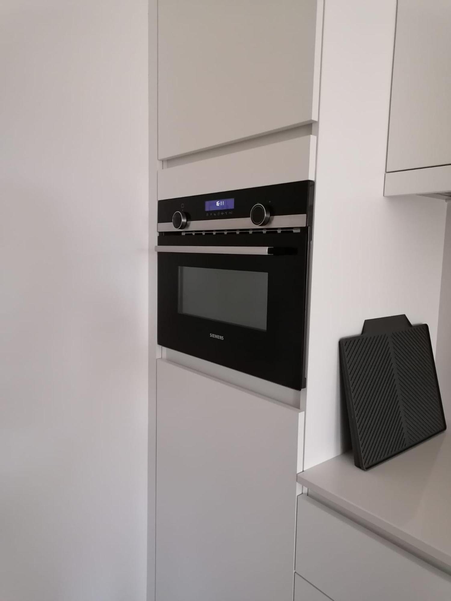Bartine - modern and spacious flat near the sea, free parking space