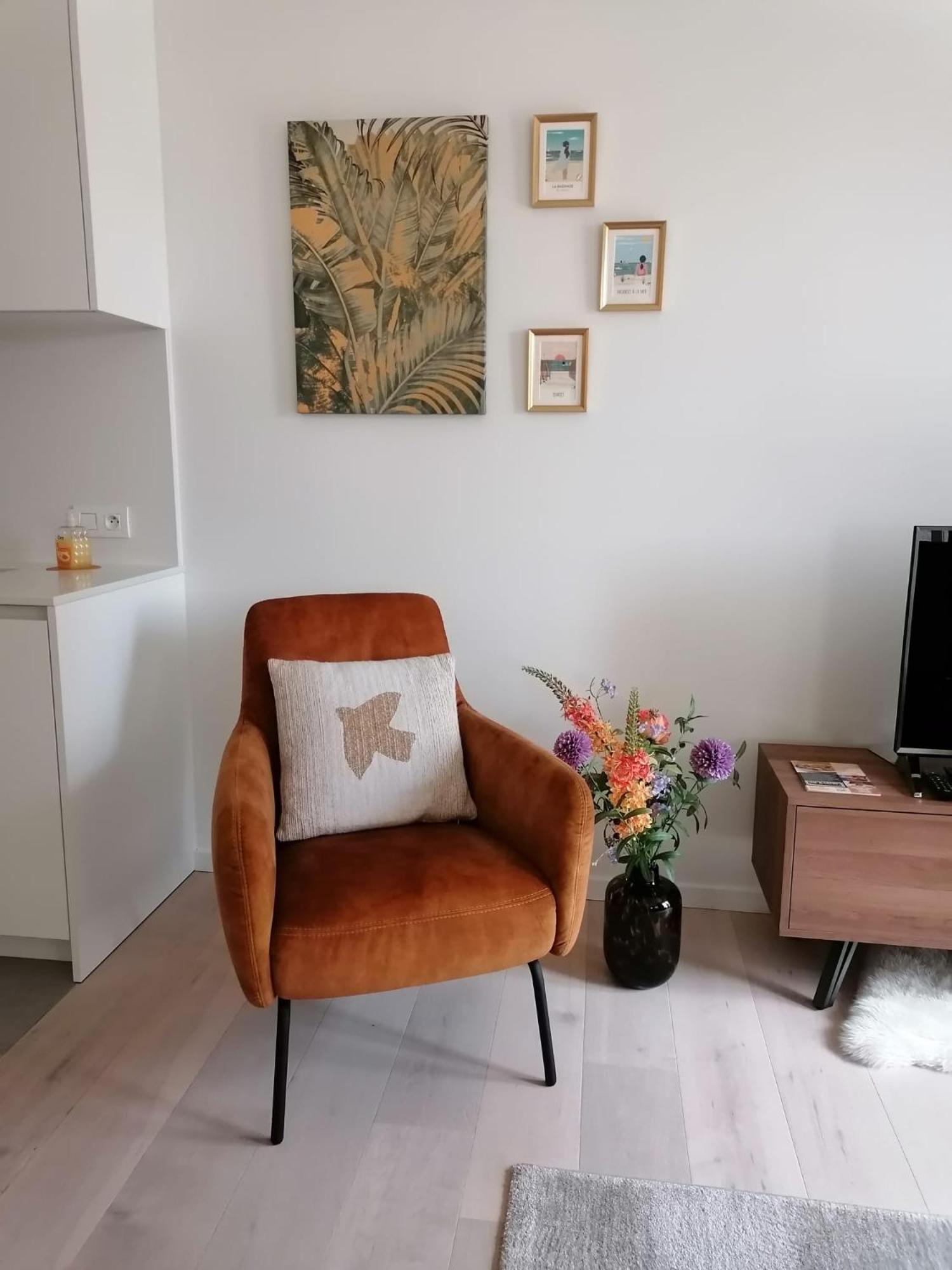 Bartine - modern and spacious flat near the sea, free parking space