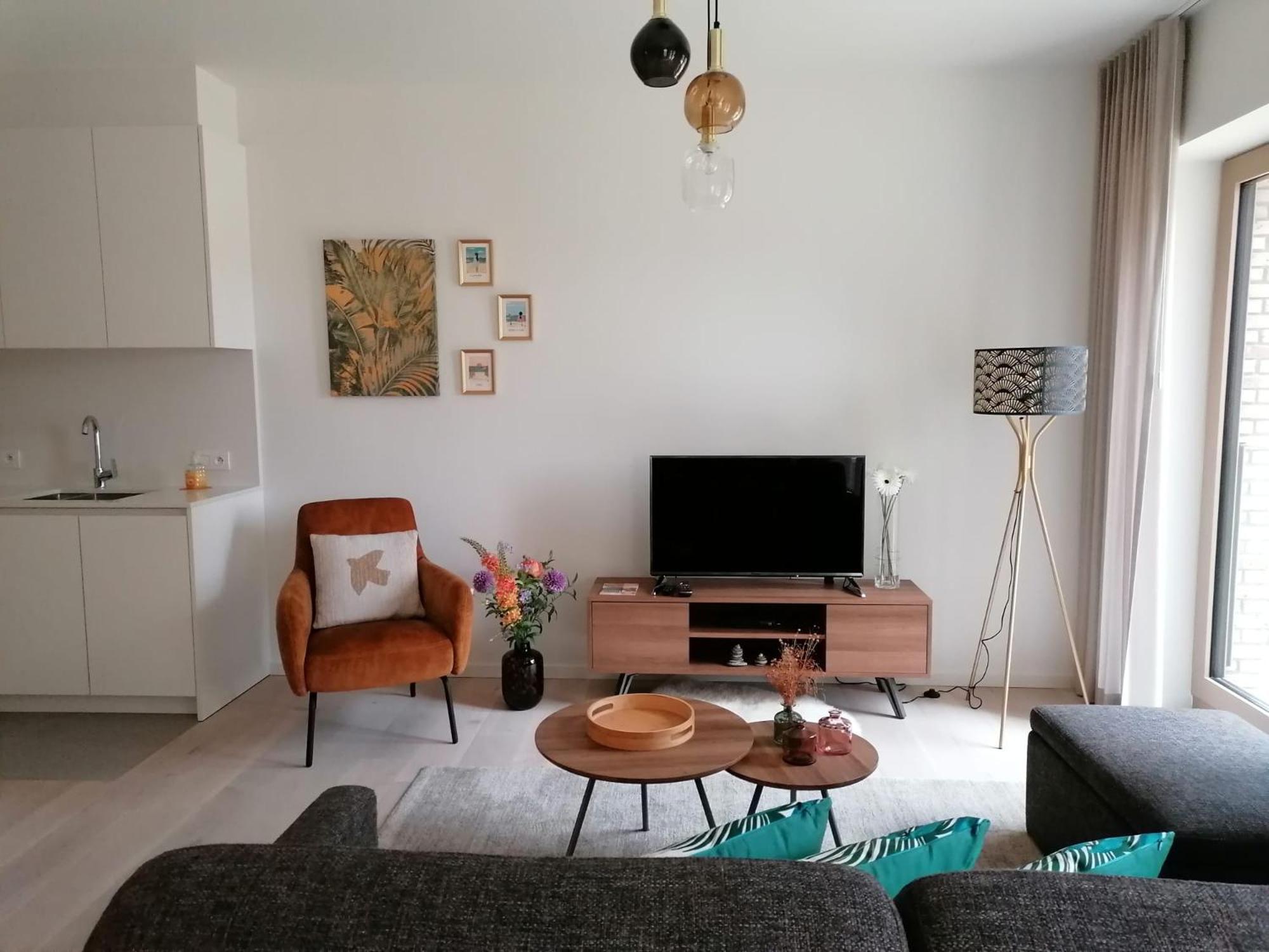 Bartine - modern and spacious flat near the sea, free parking space
