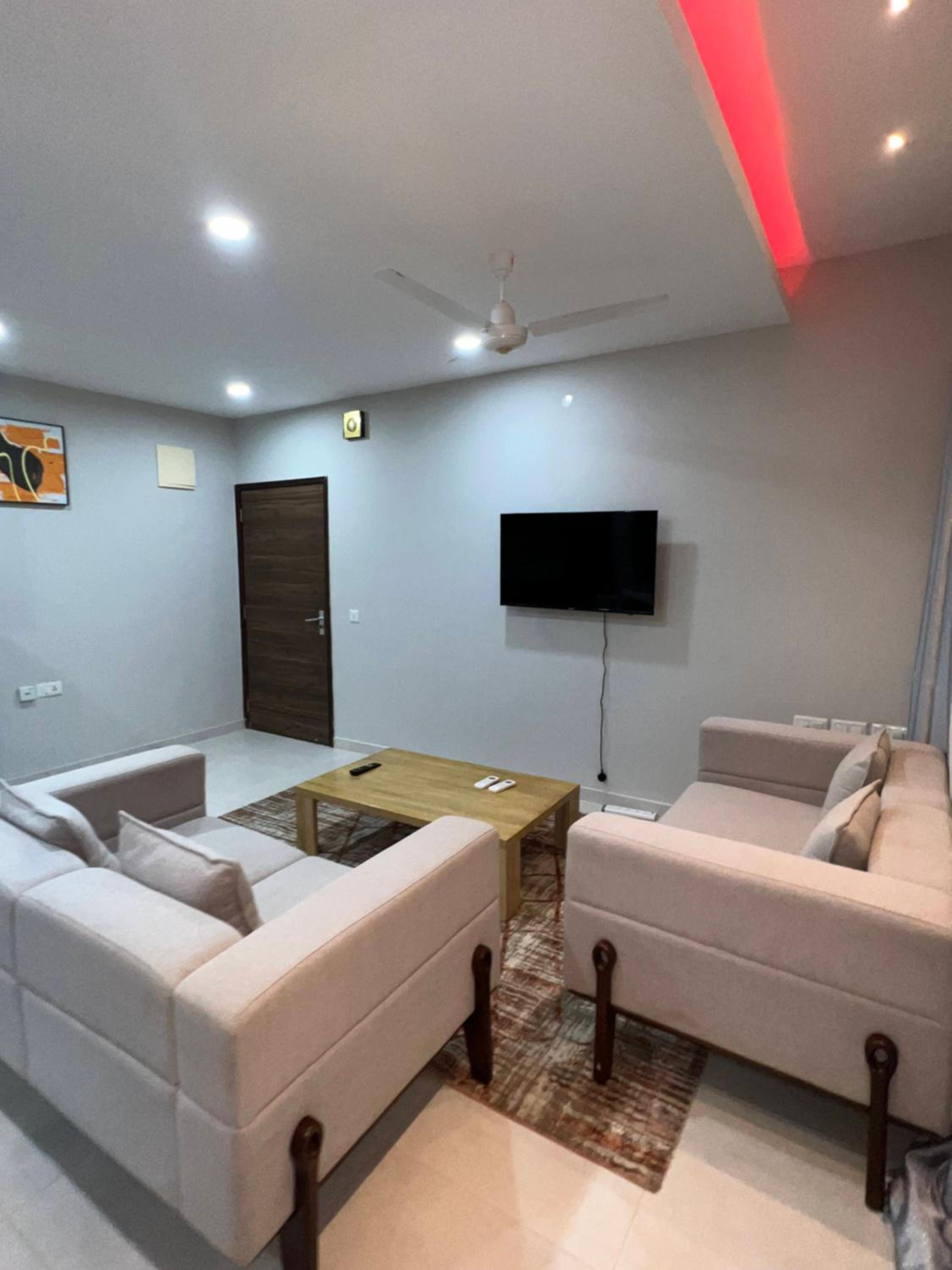Delightful 1-Bedroom Apartment at Aquaview view 5