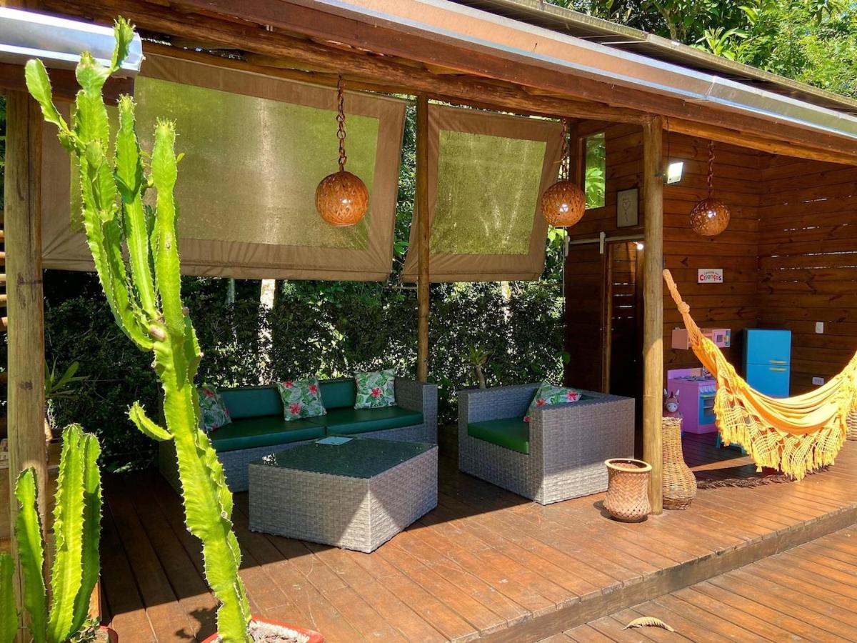 CASA PARIS · piscina aquecida, em condomínio, 4 suítes maravilhosa