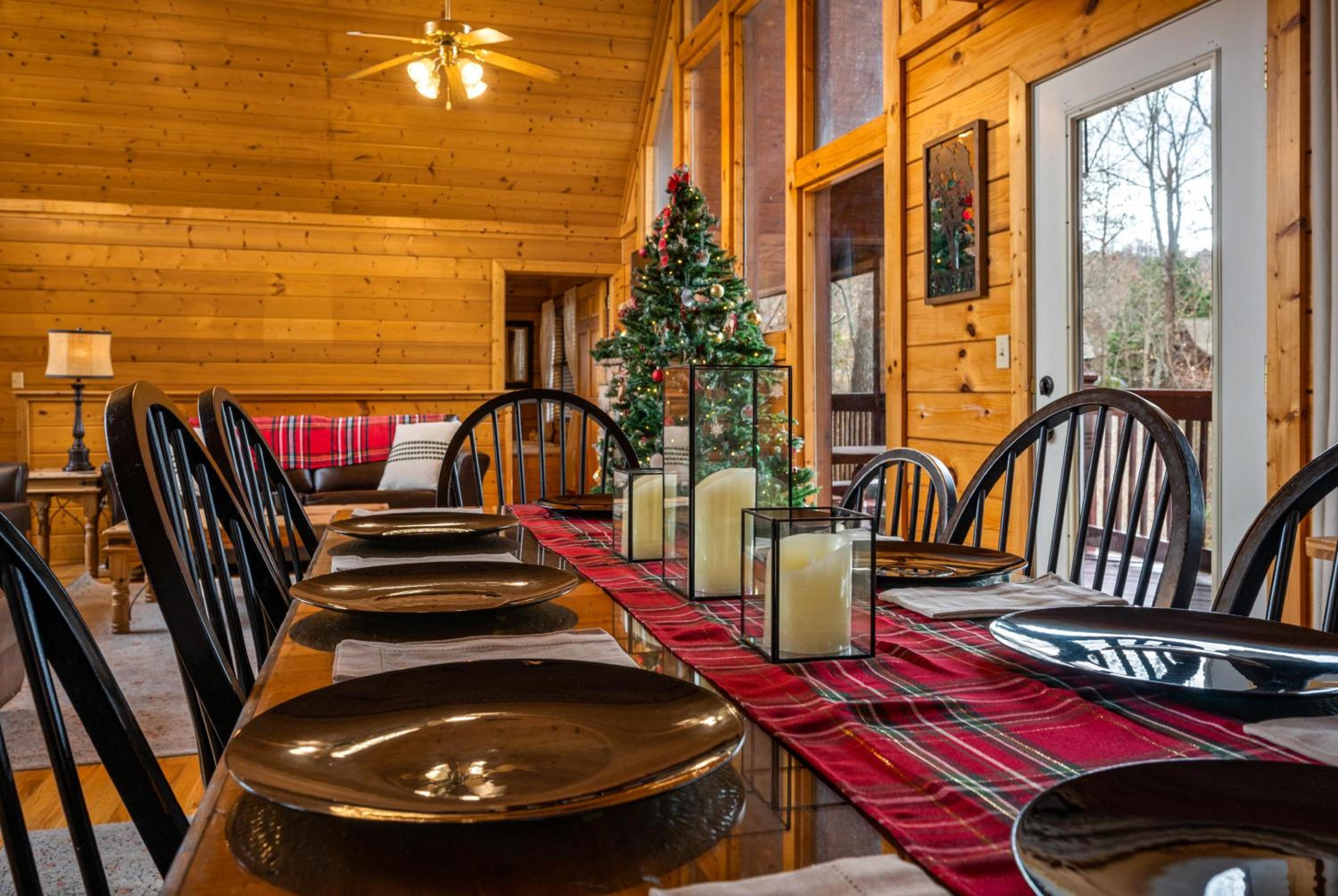 Hotel Game Room, Hot Tub, Sauna, 1 Mile To Dollywood, Resort Pool Access