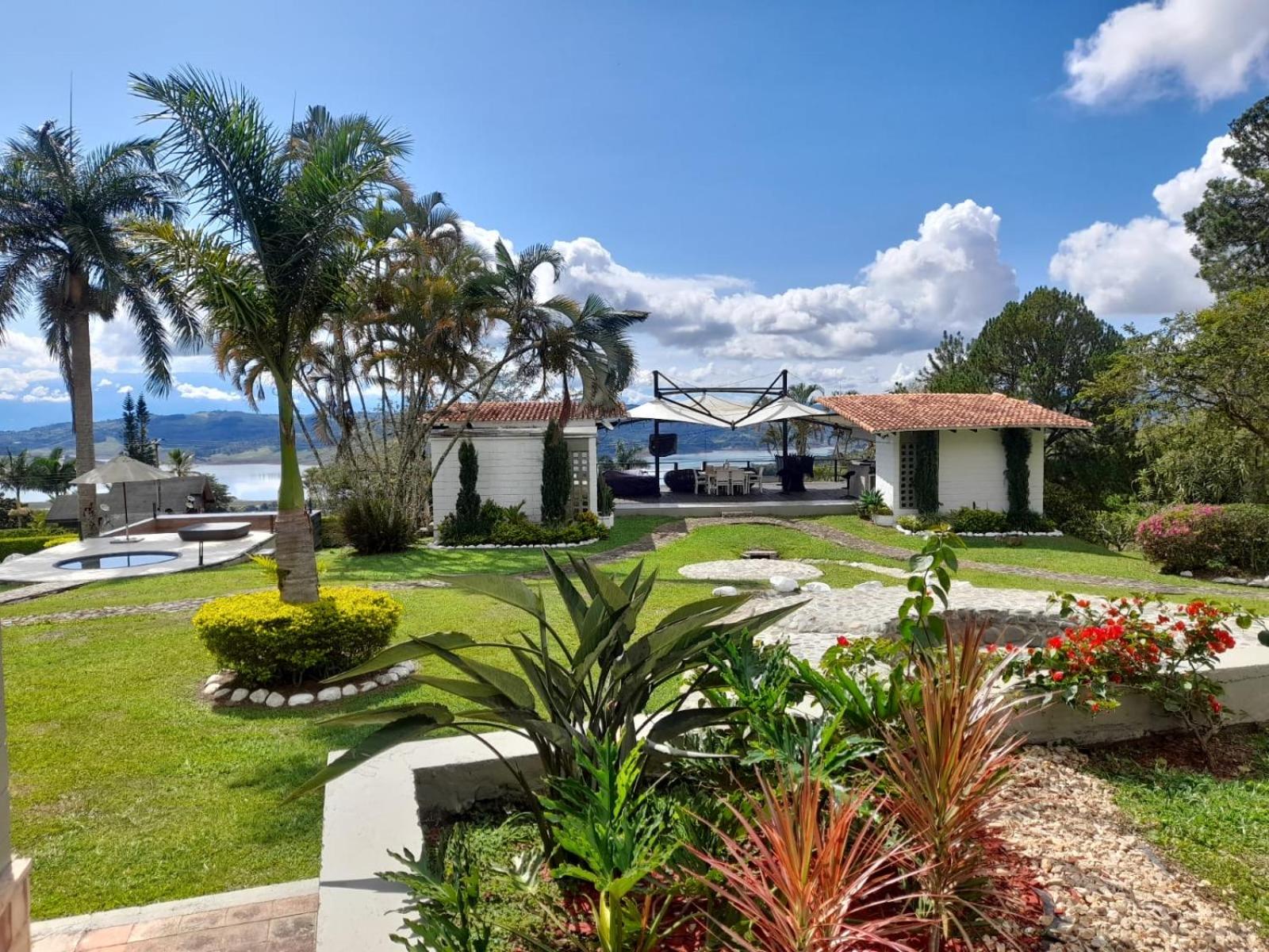 Hotel MACA lago calima