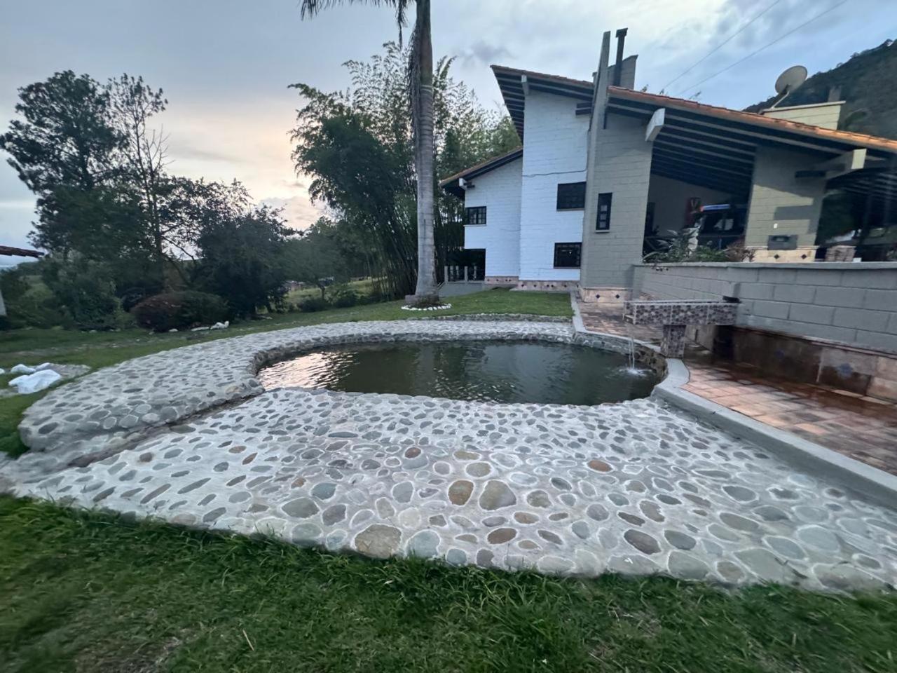 Hotel MACA lago calima