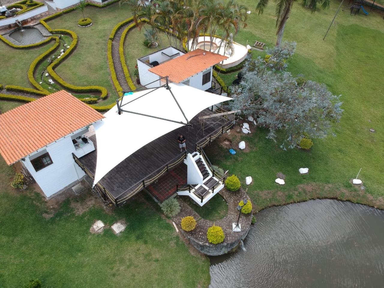 Hotel MACA lago calima
