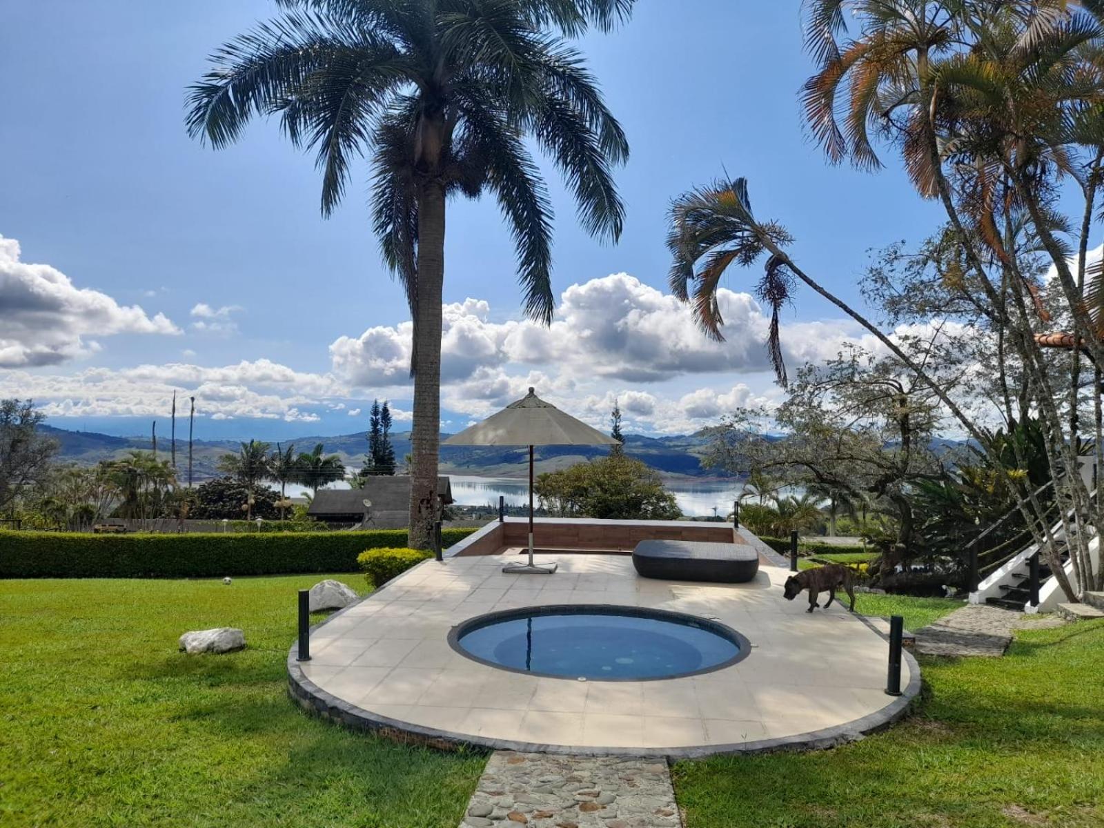 Hotel MACA lago calima
