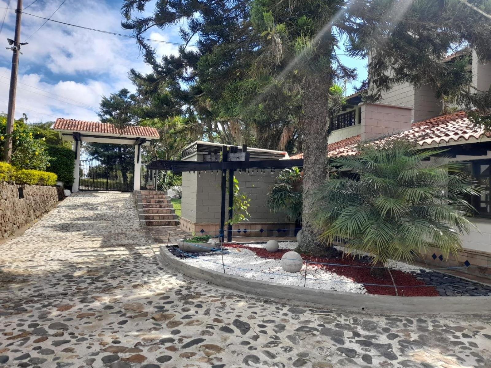 Hotel MACA lago calima